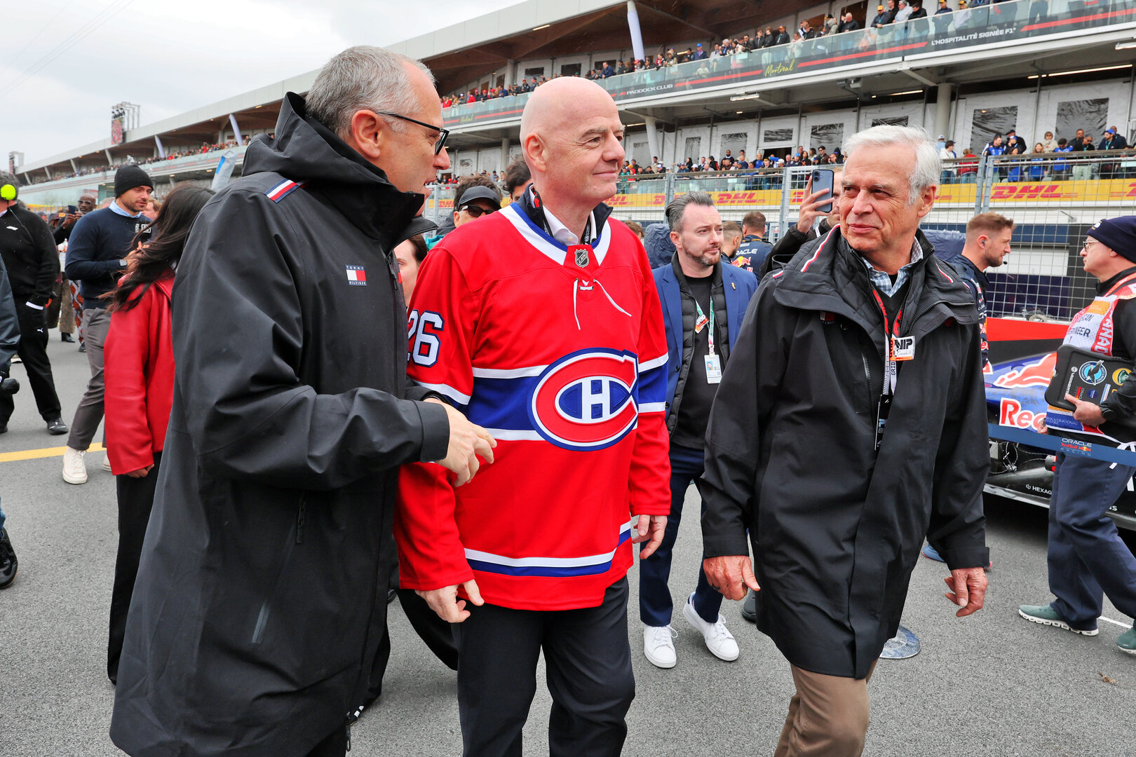 GP CANADA, (L to R): Stefano Domenicali (ITA) Formula One President e CEO with Gianni Infantino (SUI) / (ITA) FIFA President e Robert R. Bennett (USA) Vice Chairman of the Board of Directors of Liberty Media on the grid.
24.05.2026. Formula 1 World Championship, Rd 5, Canadian Grand Prix, Montreal, Canada, Gara Day.
- www.xpbimages.com, EMail: requests@xpbimages.com © Copyright: Moy / XPB Images