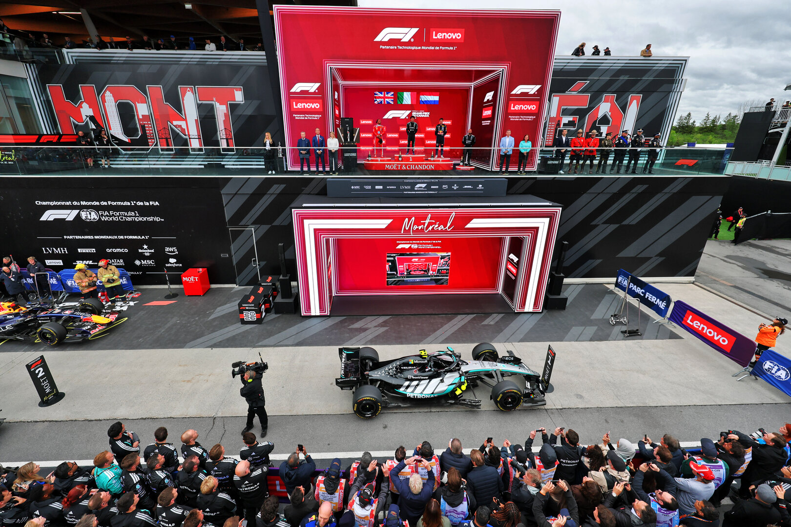 GP CANADA, The podium (L to R): Lewis Hamilton (GBR) Ferrari, second; Andrea Kimi Antonelli (ITA) Mercedes AMG Formula One Team, vincitore; Max Verstappen (NLD) Red Bull Racing, third; Dean Hale (GBR) Mercedes AMG F1 Formula One Team Senior Travelling Composite Technician.
24.05.2026. Formula 1 World Championship, Rd 5, Canadian Grand Prix, Montreal, Canada, Gara Day.
- www.xpbimages.com, EMail: requests@xpbimages.com © Copyright: Moy / XPB Images