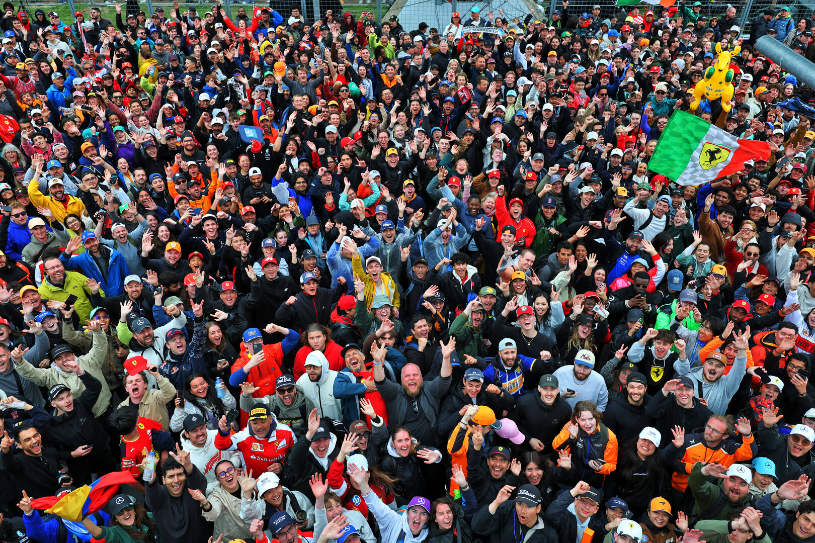 GP CANADA, Circuit Atmosfera - fans on the circuit after the end of the race.
24.05.2026. Formula 1 World Championship, Rd 5, Canadian Grand Prix, Montreal, Canada, Gara Day.
- www.xpbimages.com, EMail: requests@xpbimages.com © Copyright: Moy / XPB Images