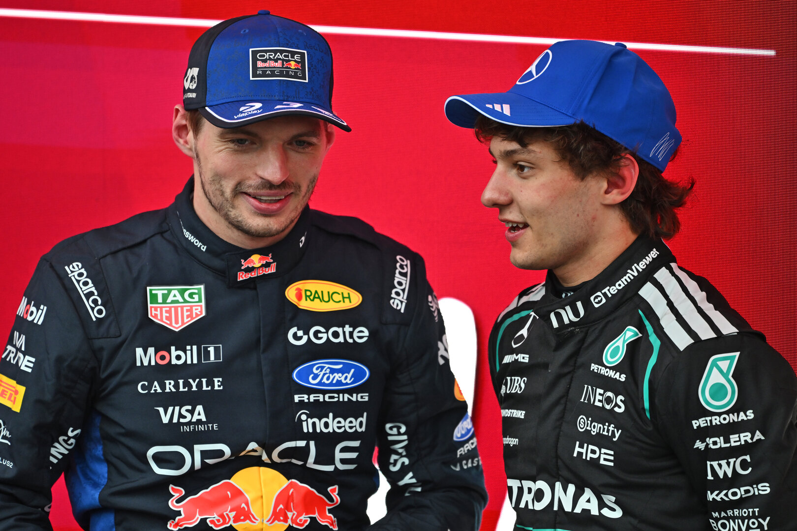 GP CANADA, (L to R): Max Verstappen (NLD) Red Bull Racing with vincitore Andrea Kimi Antonelli (ITA) Mercedes AMG Formula One Team in parc ferme.
24.05.2026. Formula 1 World Championship, Rd 5, Canadian Grand Prix, Montreal, Canada, Gara Day.
- www.xpbimages.com, EMail: requests@xpbimages.com © Copyright: Price / XPB Images