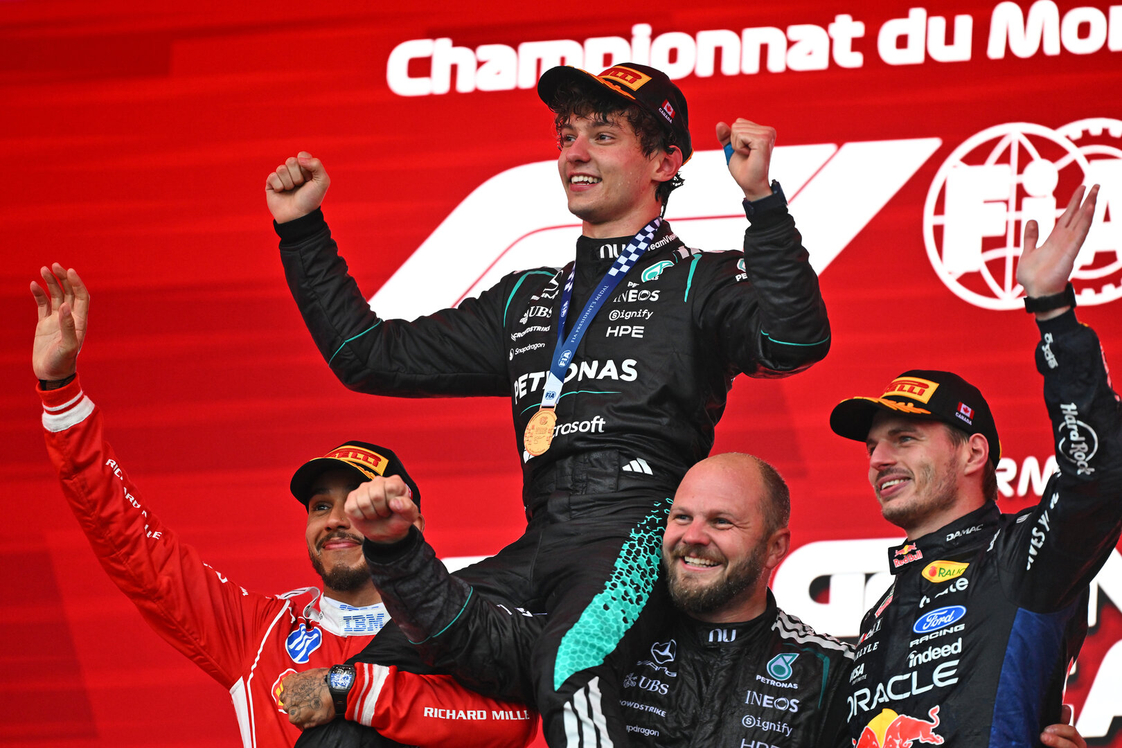 GP CANADA, The podium (L to R): Lewis Hamilton (GBR) Ferrari, second; Andrea Kimi Antonelli (ITA) Mercedes AMG Formula One Team, vincitore; Dean Hale (GBR) Mercedes AMG F1 Formula One Team Senior Travelling Composite Technician; Max Verstappen (NLD) Red Bull Racing, third.
24.05.2026. Formula 1 World Championship, Rd 5, Canadian Grand Prix, Montreal, Canada, Gara Day.
- www.xpbimages.com, EMail: requests@xpbimages.com © Copyright: Price / XPB Images