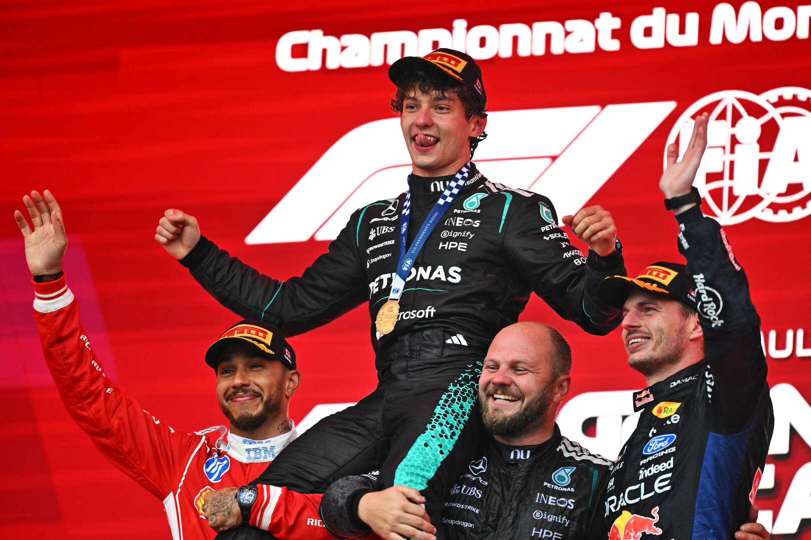 GP CANADA, The podium (L to R): Lewis Hamilton (GBR) Ferrari, second; Andrea Kimi Antonelli (ITA) Mercedes AMG Formula One Team, vincitore; Dean Hale (GBR) Mercedes AMG F1 Formula One Team Senior Travelling Composite Technician; Max Verstappen (NLD) Red Bull Racing, third.
24.05.2026. Formula 1 World Championship, Rd 5, Canadian Grand Prix, Montreal, Canada, Gara Day.
- www.xpbimages.com, EMail: requests@xpbimages.com © Copyright: Price / XPB Images