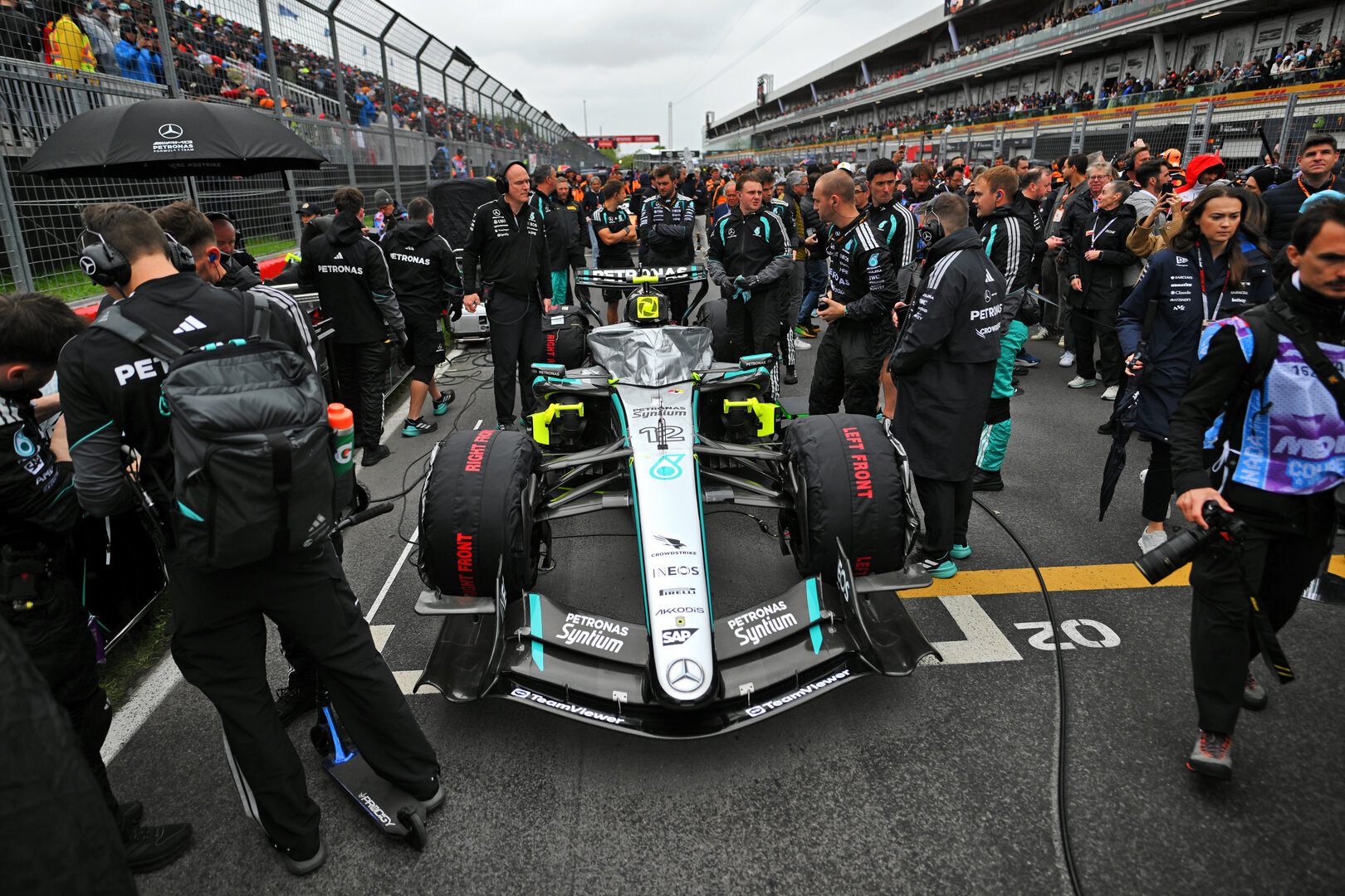 GP CANADA, Andrea Kimi Antonelli (ITA) Mercedes AMG Formula One Team W17 on the grid.
24.05.2026. Formula 1 World Championship, Rd 5, Canadian Grand Prix, Montreal, Canada, Gara Day.
- www.xpbimages.com, EMail: requests@xpbimages.com © Copyright: Price / XPB Images