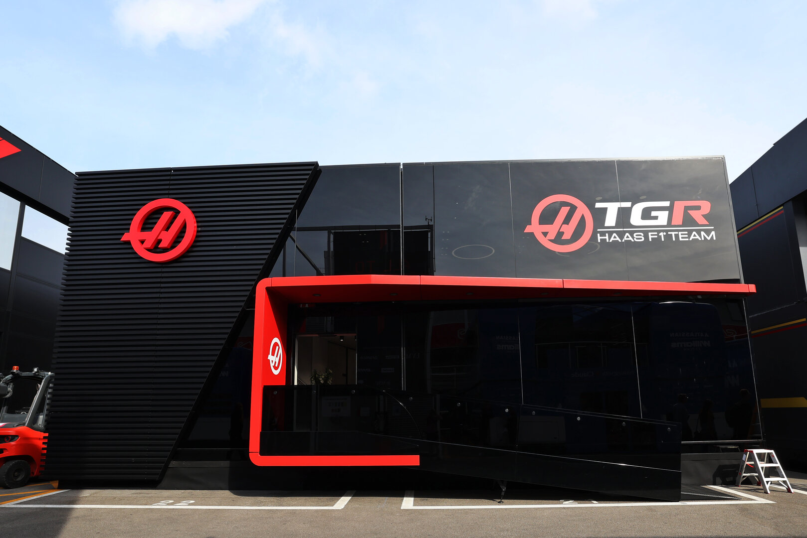 GP CATALUNYA, Haas F1 Team motorhome.
11.06.2026. Formula 1 World Championship, Rd 7, Barcelona-Catalunya Grand Prix, Barcelona, Spain, Preparation Day.
- www.xpbimages.com, EMail: requests@xpbimages.com © Copyright: Rew / XPB Images