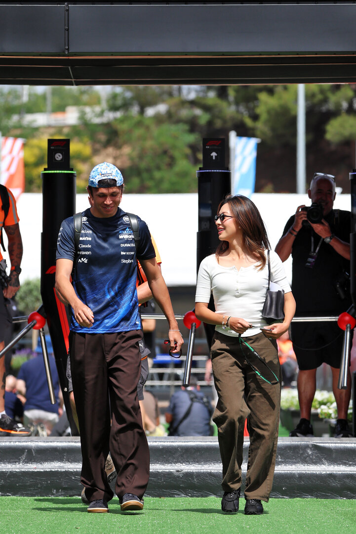 GP CATALUNYA, (L to R): Alexander Albon (THA) Williams F1 Team with Domenica Muni Lily He (CHN) Professional Golfer.
11.06.2026. Formula 1 World Championship, Rd 7, Barcelona-Catalunya Grand Prix, Barcelona, Spain, Preparation Day.
- www.xpbimages.com, EMail: requests@xpbimages.com © Copyright: Rew / XPB Images