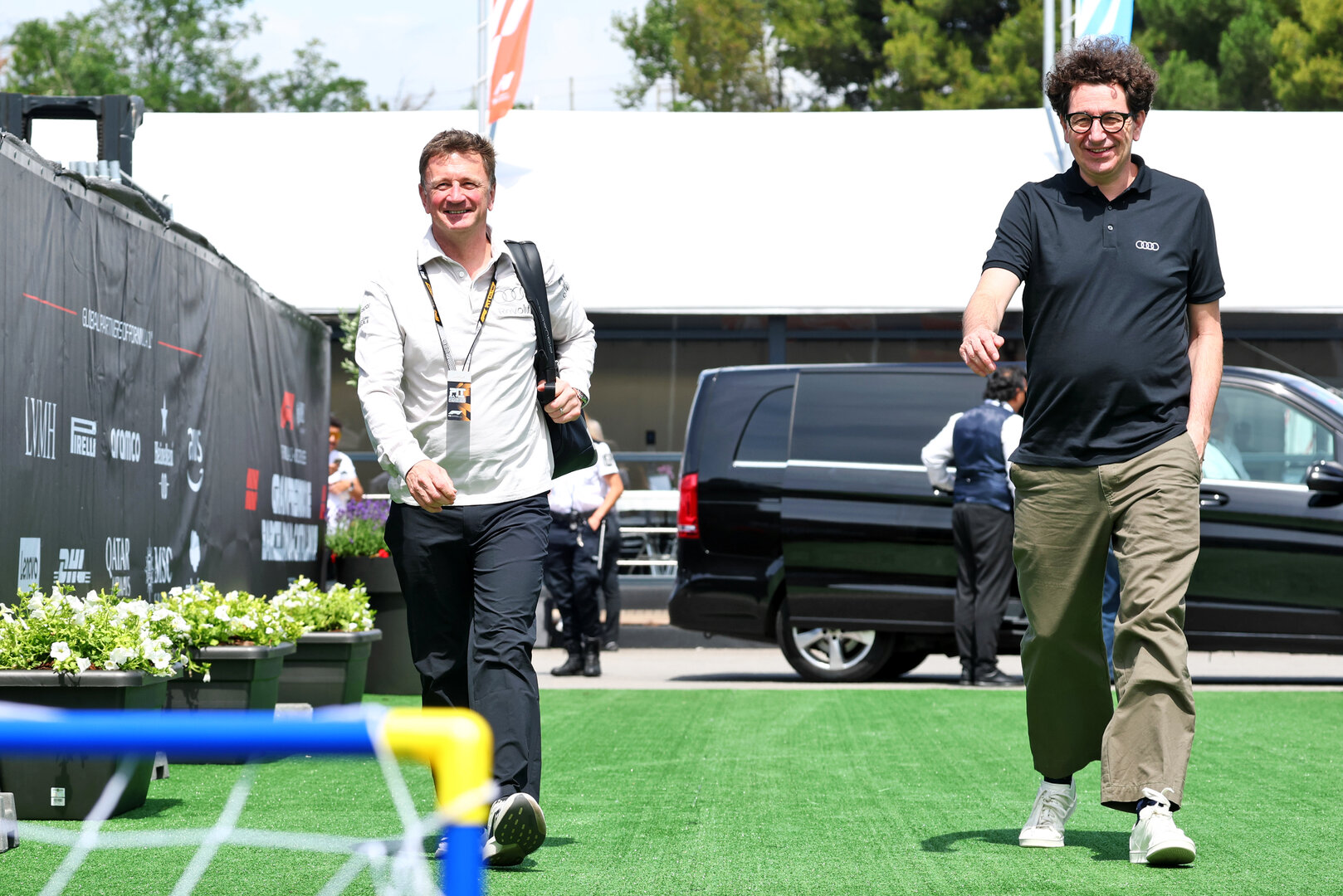 GP CATALUNYA, (L to R): Allan McNish (GBR) Audi F1 Team Racing Director with Mattia Binotto (ITA) Audi F1 Team Motorsport Chief Operating e Chief Technical Officer.
11.06.2026. Formula 1 World Championship, Rd 7, Barcelona-Catalunya Grand Prix, Barcelona, Spain, Preparation Day.
- www.xpbimages.com, EMail: requests@xpbimages.com © Copyright: Bearne / XPB Images