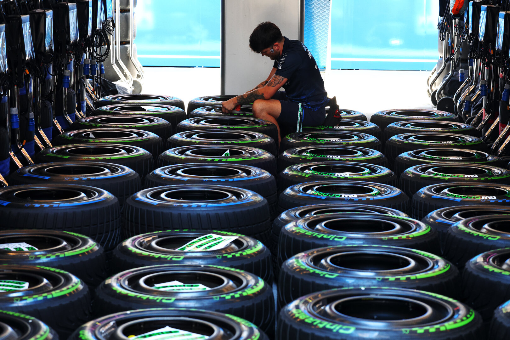 GP CATALUNYA, Williams F1 Team mechanic with Pirelli tyres.
11.06.2026. Formula 1 World Championship, Rd 7, Barcelona-Catalunya Grand Prix, Barcelona, Spain, Preparation Day.
 - www.xpbimages.com, EMail: requests@xpbimages.com © Copyright: Patching / XPB Images