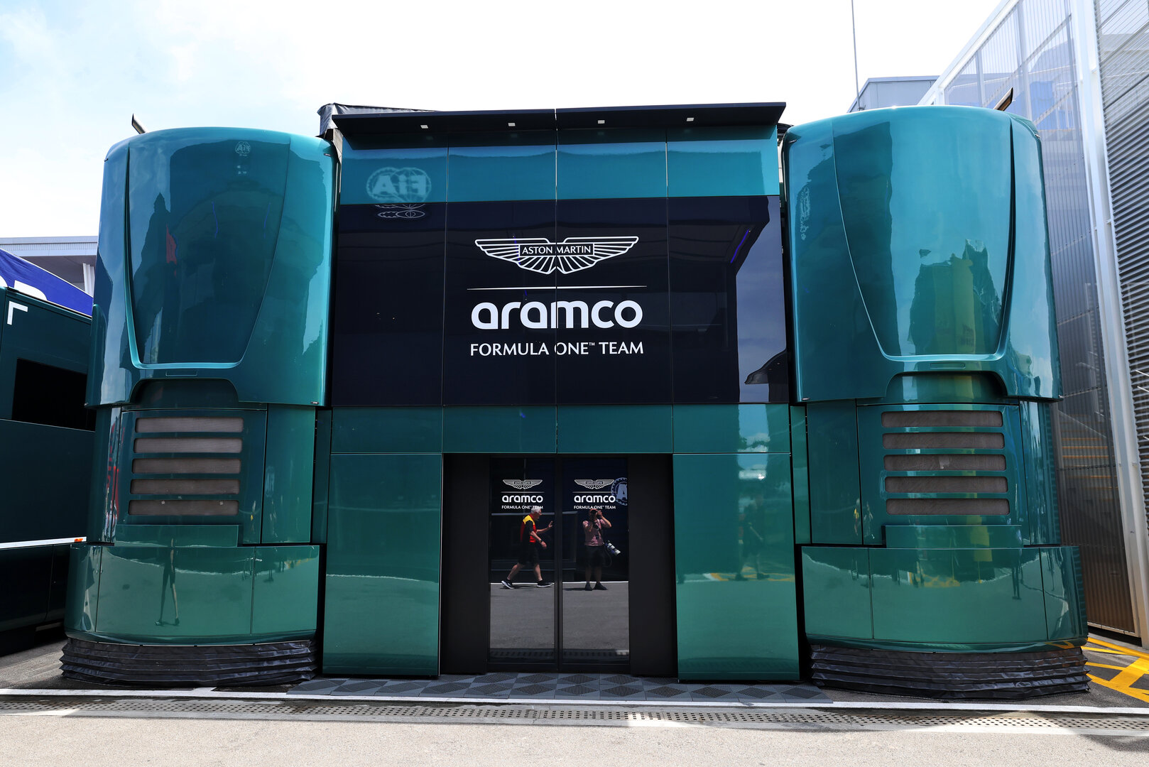 GP CATALUNYA, Aston Martin F1 Team engineering hub in the paddock.
11.06.2026. Formula 1 World Championship, Rd 7, Barcelona-Catalunya Grand Prix, Barcelona, Spain, Preparation Day.
- www.xpbimages.com, EMail: requests@xpbimages.com © Copyright: Rew / XPB Images
