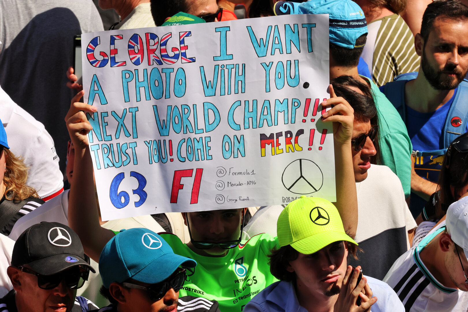 GP CATALUNYA, A fans' banner for George Russell (GBR) Mercedes AMG Formula One Team itp.
11.06.2026. Formula 1 World Championship, Rd 7, Barcelona-Catalunya Grand Prix, Barcelona, Spain, Preparation Day.
- www.xpbimages.com, EMail: requests@xpbimages.com © Copyright: Batchelor / XPB Images