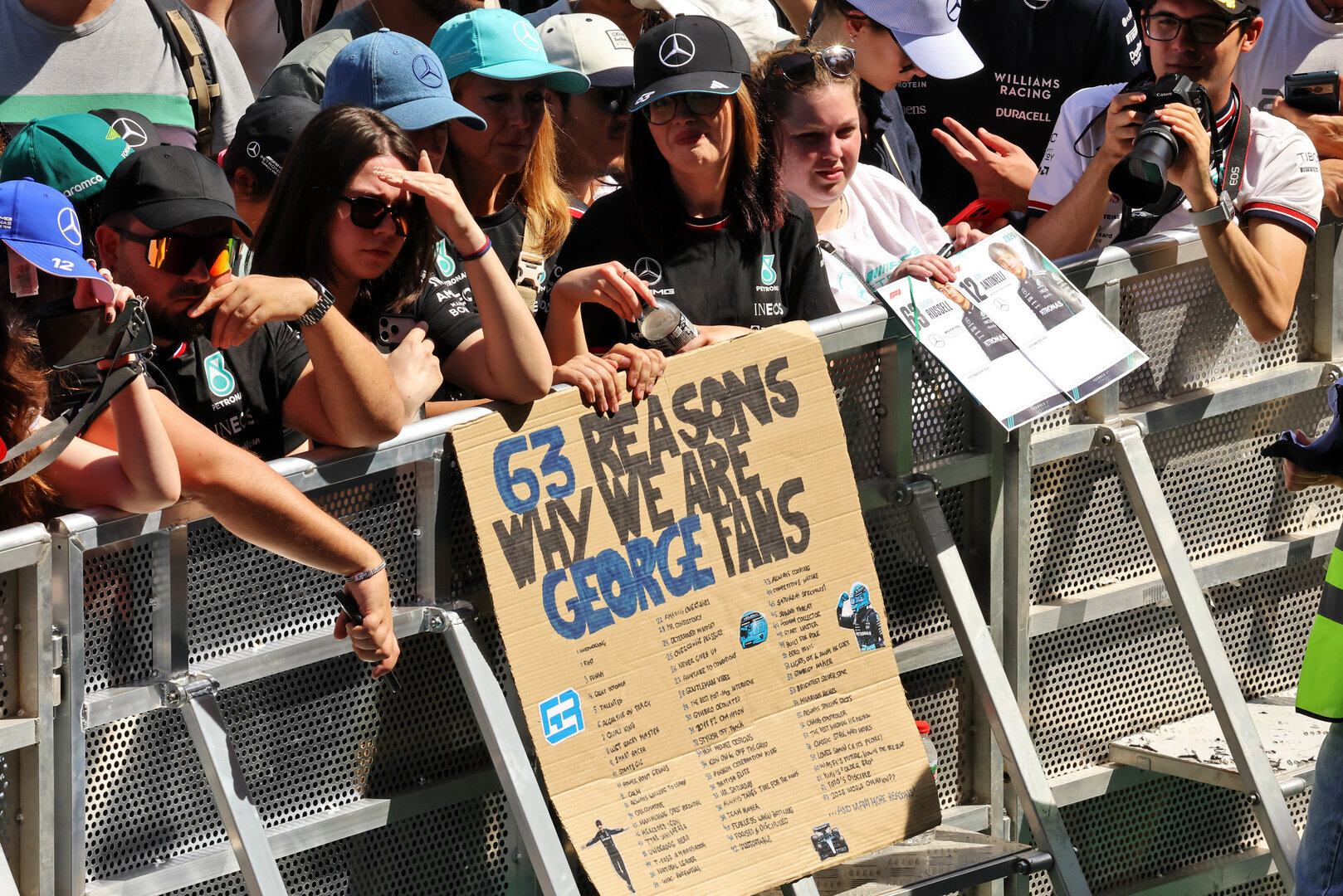 GP CATALUNYA, A fans' banner for George Russell (GBR) Mercedes AMG Formula One Team itp.
11.06.2026. Formula 1 World Championship, Rd 7, Barcelona-Catalunya Grand Prix, Barcelona, Spain, Preparation Day.
- www.xpbimages.com, EMail: requests@xpbimages.com © Copyright: Batchelor / XPB Images