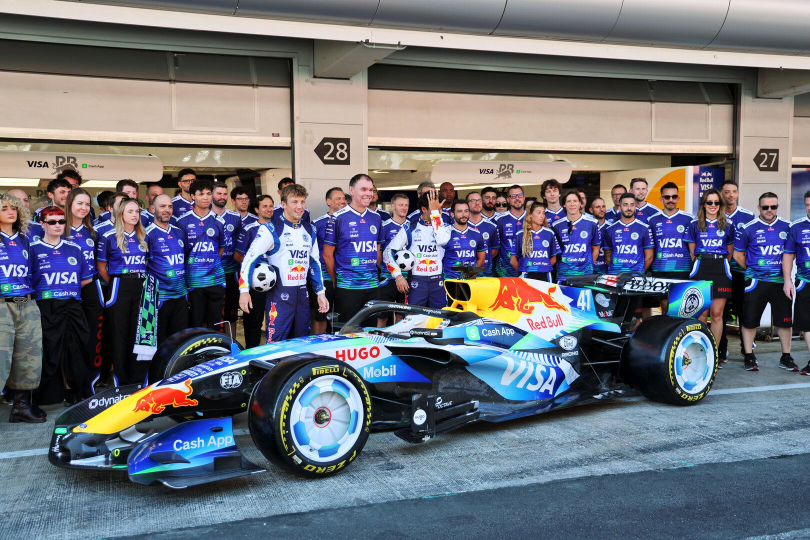 GP CATALUNYA, (L to R): Liam Lawson (NZL) Racing Bulls Formula One Team; Alan Permane (GBR) Racing Bulls Formula One Team Team Principal; e Arvid Lindblad (GBR) Racing Bulls Formula One Team, at a team photograph.
11.06.2026. Formula 1 World Championship, Rd 7, Barcelona-Catalunya Grand Prix, Barcelona, Spain, Preparation Day.
- www.xpbimages.com, EMail: requests@xpbimages.com © Copyright: Batchelor / XPB Images