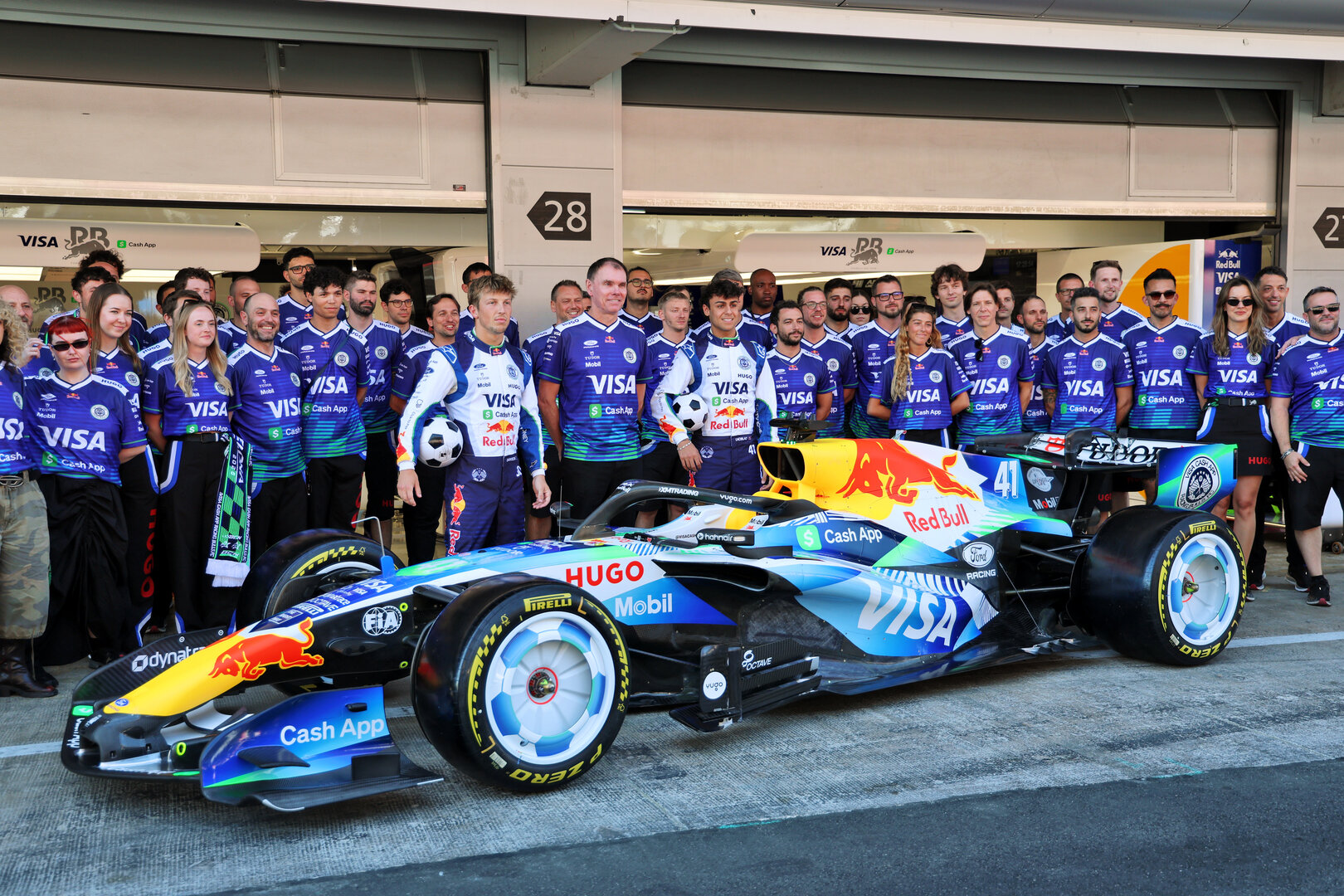 GP CATALUNYA, (L to R): Liam Lawson (NZL) Racing Bulls Formula One Team; Alan Permane (GBR) Racing Bulls Formula One Team Team Principal; e Arvid Lindblad (GBR) Racing Bulls Formula One Team, at a team photograph.
11.06.2026. Formula 1 World Championship, Rd 7, Barcelona-Catalunya Grand Prix, Barcelona, Spain, Preparation Day.
- www.xpbimages.com, EMail: requests@xpbimages.com © Copyright: Batchelor / XPB Images