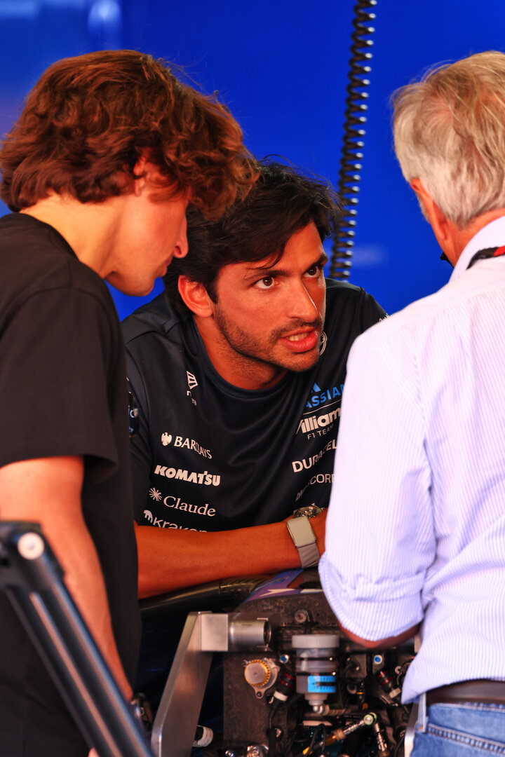 GP CATALUNYA, Carlos Sainz (ESP) Williams F1 Team with Roberto Mehri (ESP) (Left) e his father Carlos Sainz (ESP).
11.06.2026. Formula 1 World Championship, Rd 7, Barcelona-Catalunya Grand Prix, Barcelona, Spain, Preparation Day.
- www.xpbimages.com, EMail: requests@xpbimages.com © Copyright: Patching / XPB Images