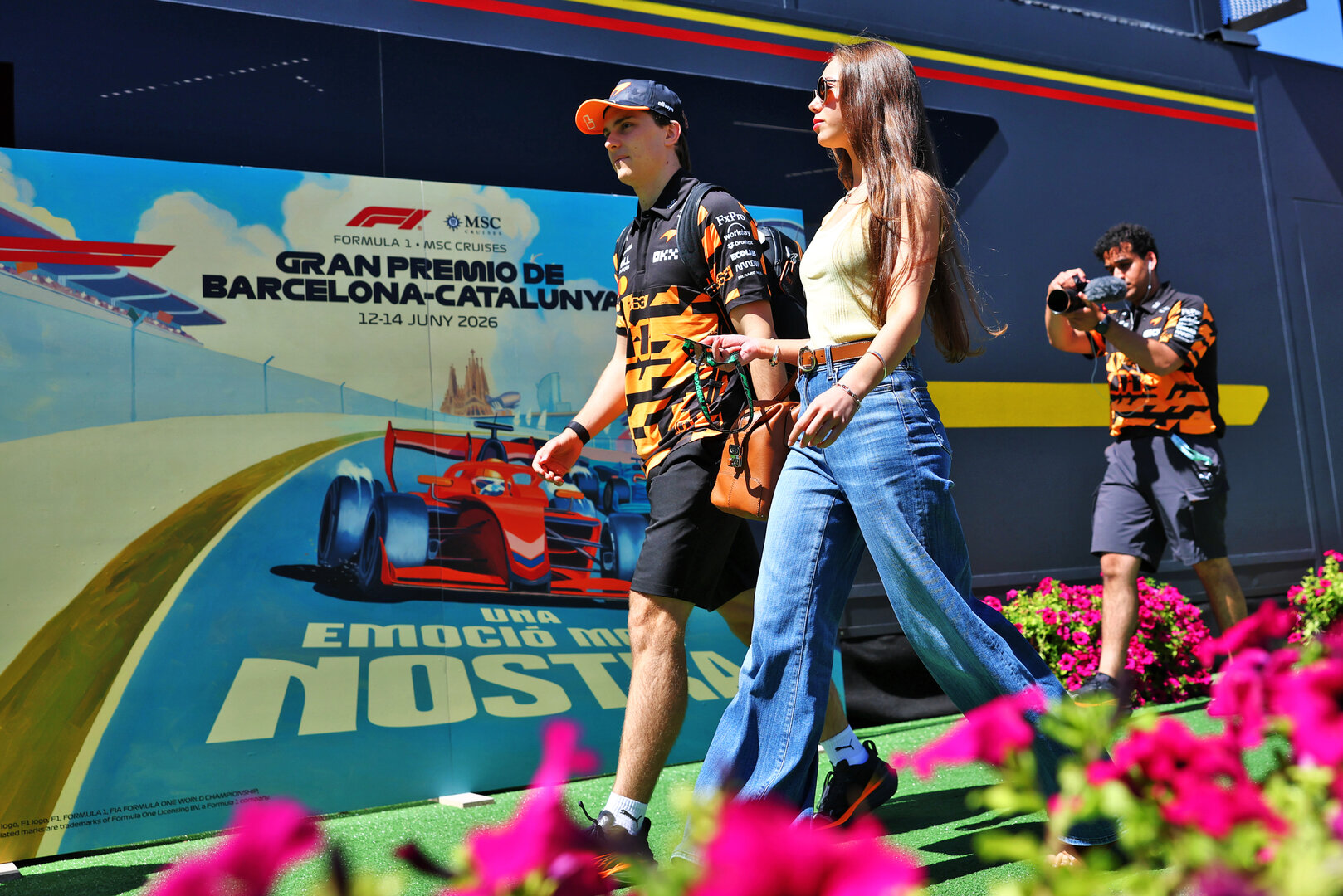 GP CATALUNYA, (L to R): Oscar Piastri (AUS) McLaren F1 Team with Domenica Lily Zneimer (GBR).
12.06.2026. Formula 1 World Championship, Rd 7, Barcelona-Catalunya Grand Prix, Barcelona, Spain, Practice Day.
- www.xpbimages.com, EMail: requests@xpbimages.com © Copyright: Bearne / XPB Images