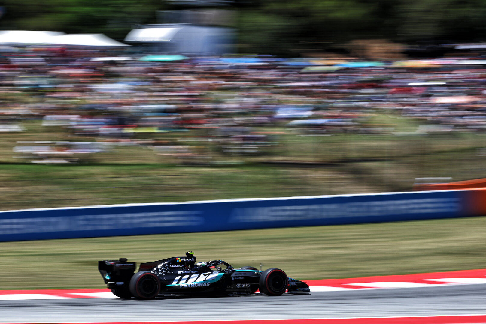 GP CATALUNYA, Frederik Vesti (DEN) Mercedes AMG Formula One Team W17 Reserve Driver.
12.06.2026. Formula 1 World Championship, Rd 7, Barcelona-Catalunya Grand Prix, Barcelona, Spain, Practice Day.
- www.xpbimages.com, EMail: requests@xpbimages.com © Copyright: Bearne / XPB Images