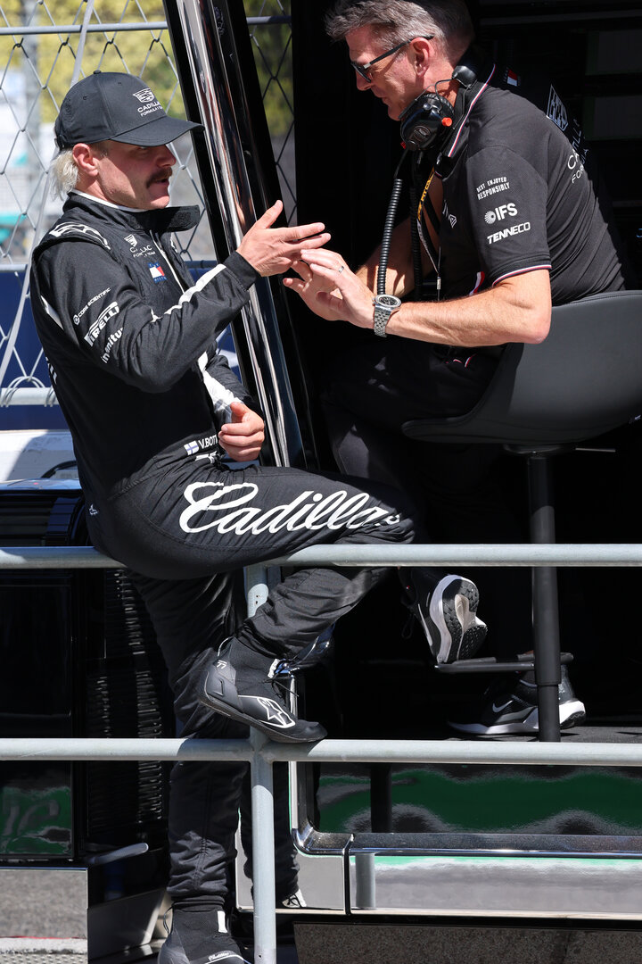 GP CATALUNYA, (L to R): Valtteri Bottas (FIN) Cadillac Formula 1 Team with Graeme Lowdon (GBR) Cadillac Formula 1 Team, Team Principal.
12.06.2026. Formula 1 World Championship, Rd 7, Barcelona-Catalunya Grand Prix, Barcelona, Spain, Practice Day.
- www.xpbimages.com, EMail: requests@xpbimages.com © Copyright: Batchelor / XPB Images