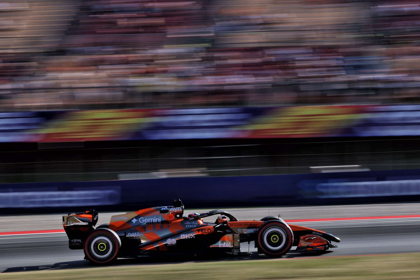 GP CATALUNYA, Oscar Piastri (AUS) McLaren F1 Team MCL40.
12.06.2026. Formula 1 World Championship, Rd 7, Barcelona-Catalunya Grand Prix, Barcelona, Spain, Practice Day.
- www.xpbimages.com, EMail: requests@xpbimages.com © Copyright: Rew / XPB Images