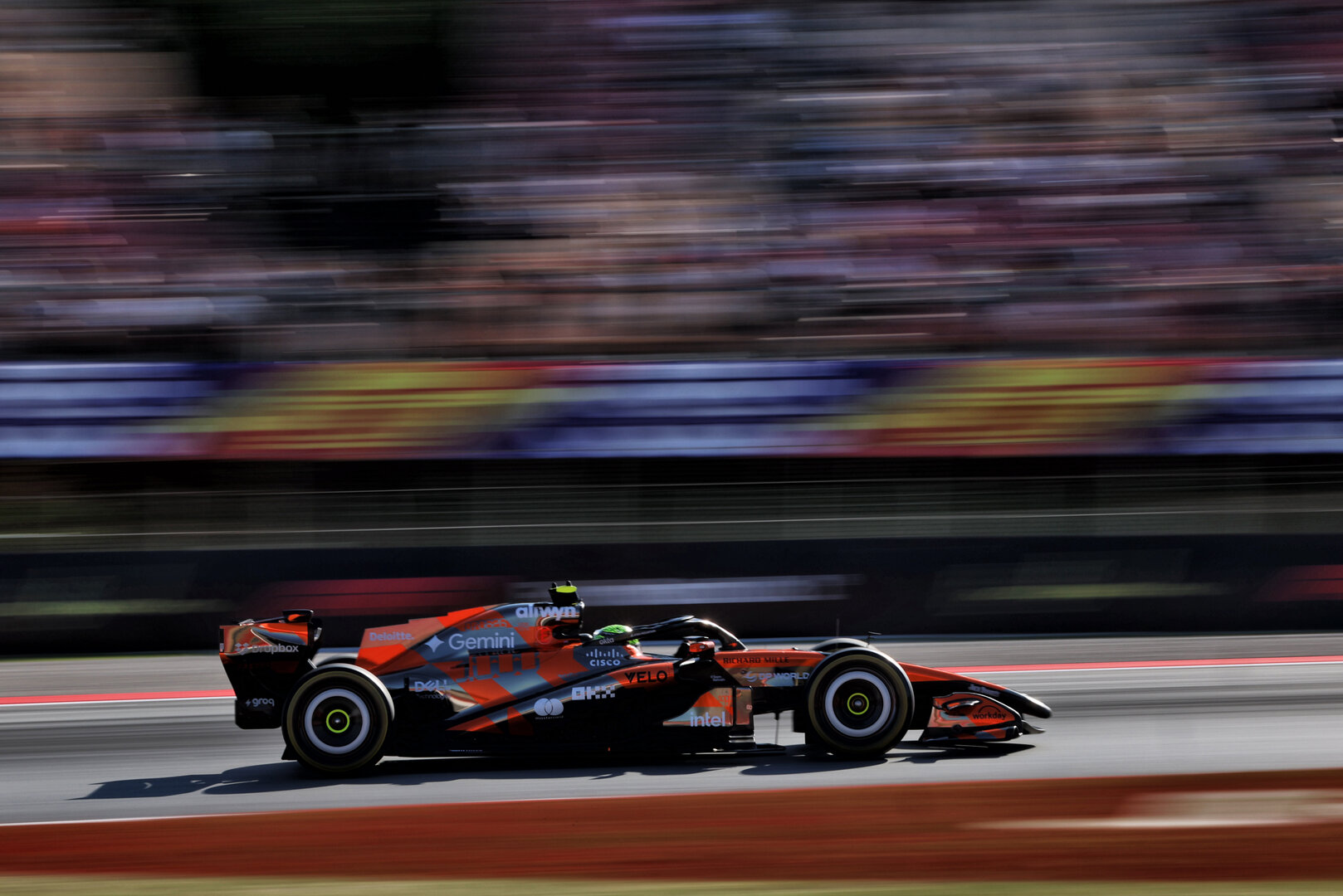 GP CATALUNYA, Lando Norris (GBR) McLaren F1 Team MCL40.
12.06.2026. Formula 1 World Championship, Rd 7, Barcelona-Catalunya Grand Prix, Barcelona, Spain, Practice Day.
- www.xpbimages.com, EMail: requests@xpbimages.com © Copyright: Rew / XPB Images
