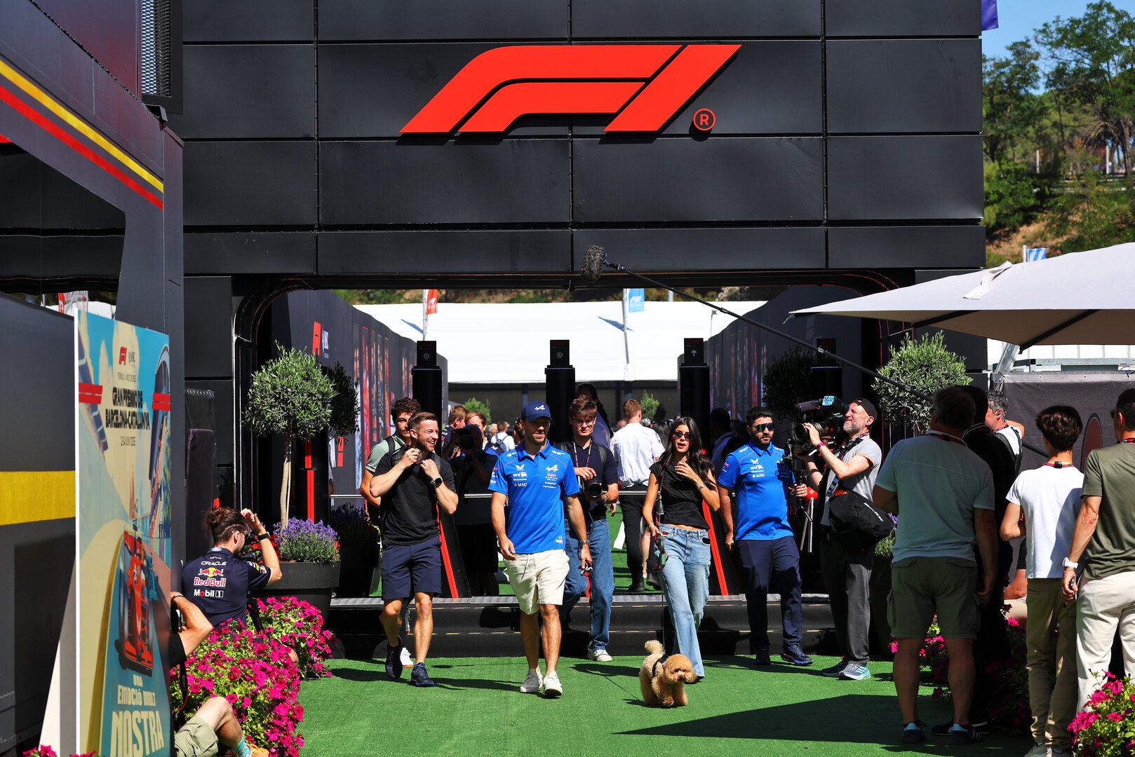 GP CATALUNYA, (L to R): Pierre Gasly (FRA) Alpine F1 Team with Domenica Kika Cerqueira Gomes (POR).
13.06.2026. Formula 1 World Championship, Rd 7, Barcelona-Catalunya Grand Prix, Barcelona, Spain, Qualifiche Day.
- www.xpbimages.com, EMail: requests@xpbimages.com © Copyright: Rew / XPB Images