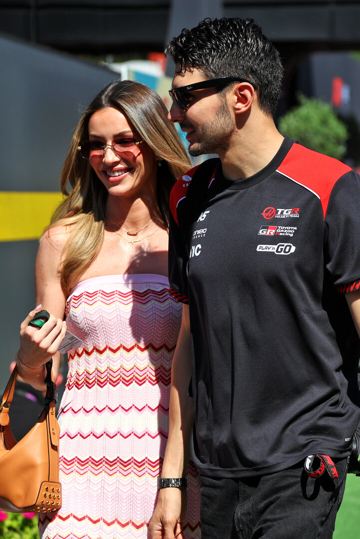 GP CATALUNYA, Esteban Ocon (FRA) Haas F1 Team with Domenica Flavy Barla (FRA).
13.06.2026. Formula 1 World Championship, Rd 7, Barcelona-Catalunya Grand Prix, Barcelona, Spain, Qualifiche Day.
- www.xpbimages.com, EMail: requests@xpbimages.com © Copyright: Rew / XPB Images