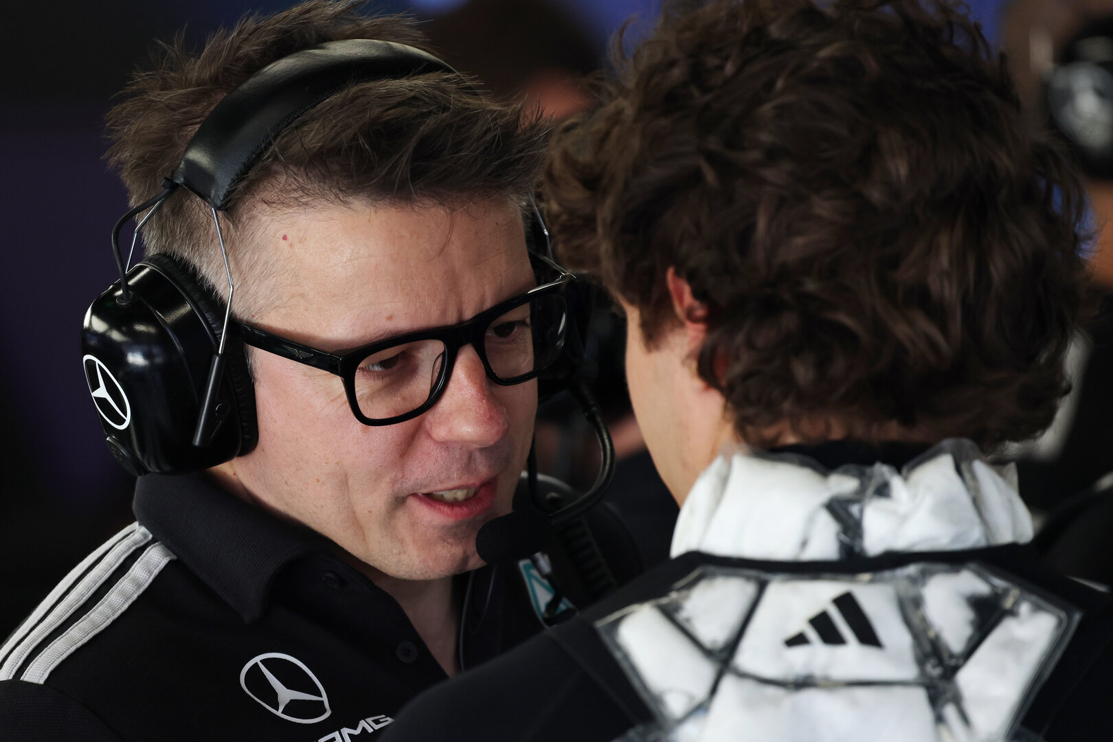 GP CATALUNYA, Peter Bonnington (GBR) Mercedes AMG Formula One Team Gara Engineer with Andrea Kimi Antonelli (ITA) Mercedes AMG Formula One Team.
13.06.2026. Formula 1 World Championship, Rd 7, Barcelona-Catalunya Grand Prix, Barcelona, Spain, Qualifiche Day.
- www.xpbimages.com, EMail: requests@xpbimages.com © Copyright: Batchelor / XPB Images
