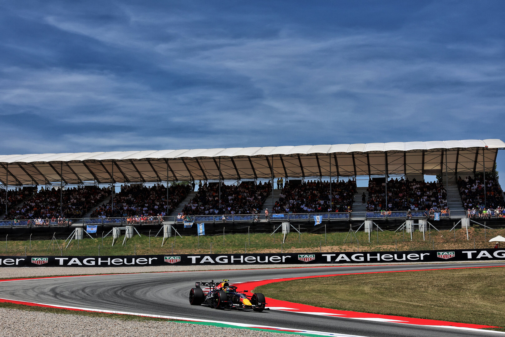 GP CATALUNYA, Isack Hadjar (FRA) Red Bull Racing RB22.
13.06.2026. Formula 1 World Championship, Rd 7, Barcelona-Catalunya Grand Prix, Barcelona, Spain, Qualifiche Day.
- www.xpbimages.com, EMail: requests@xpbimages.com © Copyright: Rew / XPB Images