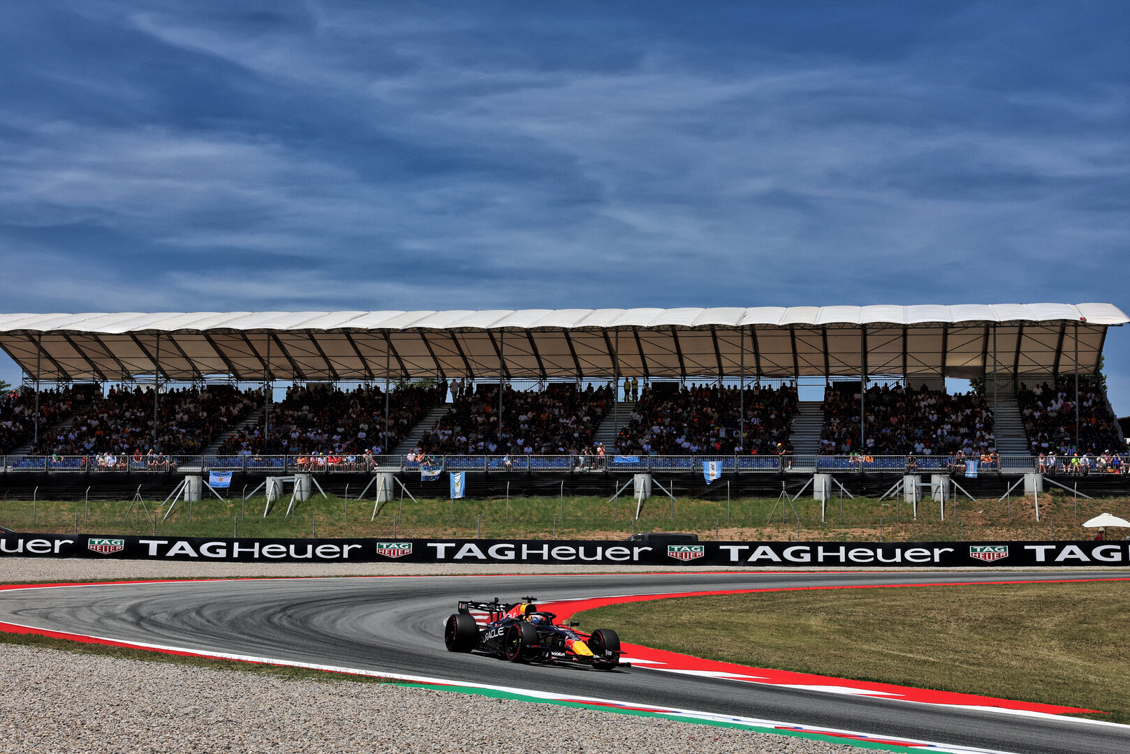 GP CATALUNYA, Max Verstappen (NLD) Red Bull Racing RB22.
13.06.2026. Formula 1 World Championship, Rd 7, Barcelona-Catalunya Grand Prix, Barcelona, Spain, Qualifiche Day.
- www.xpbimages.com, EMail: requests@xpbimages.com © Copyright: Rew / XPB Images