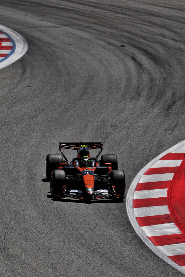 GP CATALUNYA, Lando Norris (GBR) McLaren F1 Team MCL40.
13.06.2026. Formula 1 World Championship, Rd 7, Barcelona-Catalunya Grand Prix, Barcelona, Spain, Qualifiche Day.
- www.xpbimages.com, EMail: requests@xpbimages.com © Copyright: Rew / XPB Images