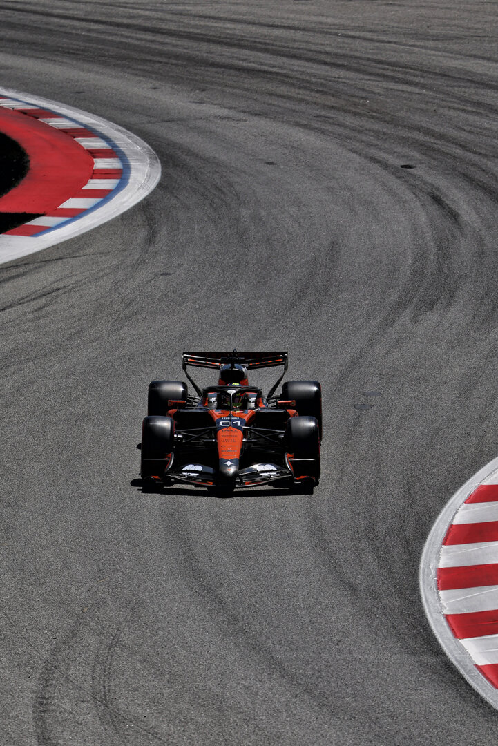 GP CATALUNYA, Oscar Piastri (AUS) McLaren F1 Team MCL40.
13.06.2026. Formula 1 World Championship, Rd 7, Barcelona-Catalunya Grand Prix, Barcelona, Spain, Qualifiche Day.
- www.xpbimages.com, EMail: requests@xpbimages.com © Copyright: Rew / XPB Images