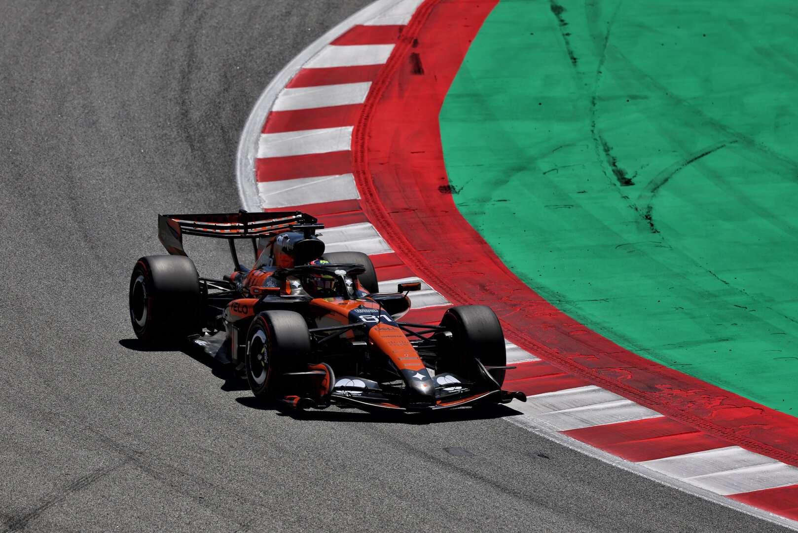 GP CATALUNYA, Oscar Piastri (AUS) McLaren F1 Team MCL40.
13.06.2026. Formula 1 World Championship, Rd 7, Barcelona-Catalunya Grand Prix, Barcelona, Spain, Qualifiche Day.
- www.xpbimages.com, EMail: requests@xpbimages.com © Copyright: Rew / XPB Images