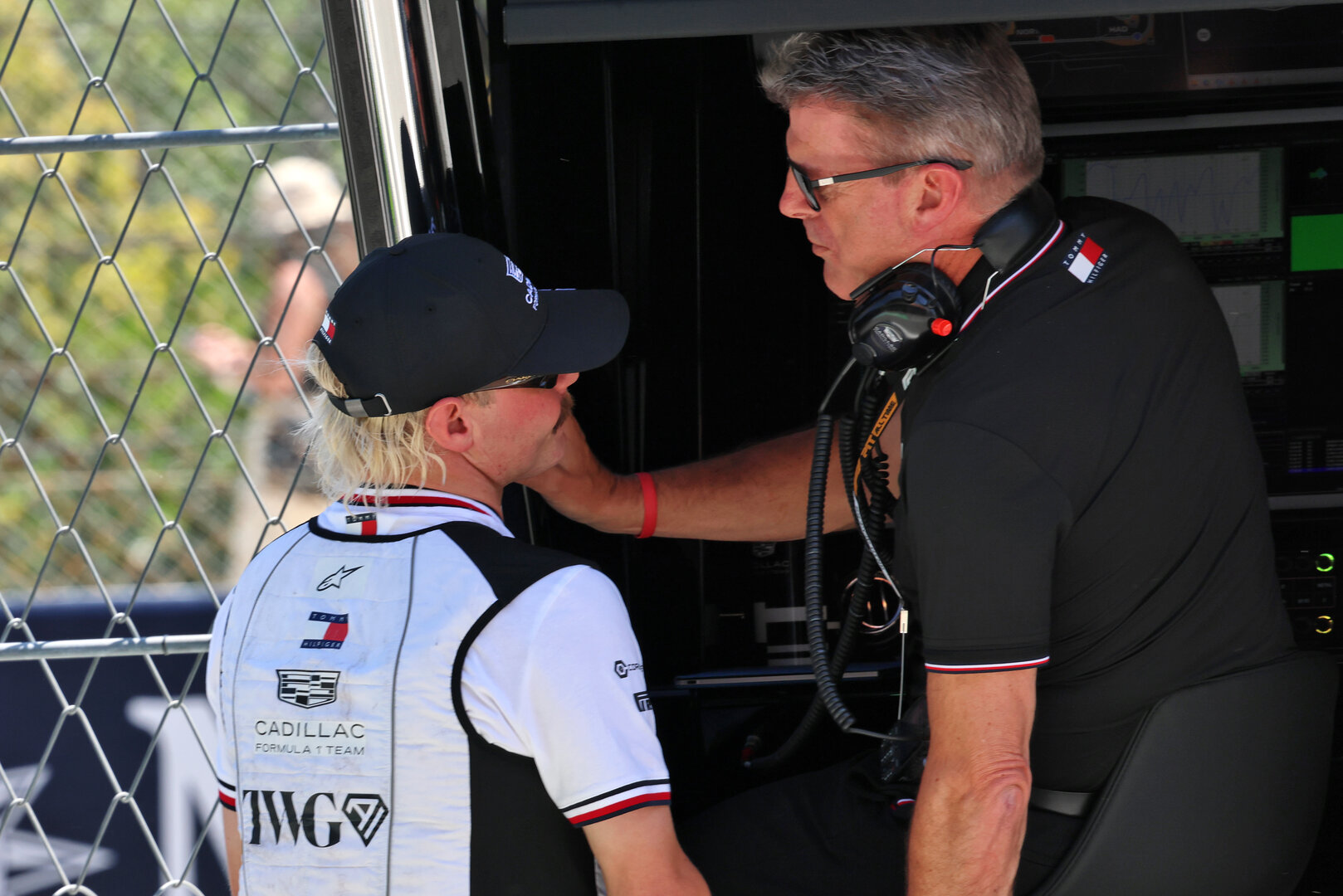 GP CATALUNYA, (L to R): Valtteri Bottas (FIN) Cadillac Formula 1 Team with Graeme Lowdon (GBR) Cadillac Formula 1 Team, Team Principal.
13.06.2026. Formula 1 World Championship, Rd 7, Barcelona-Catalunya Grand Prix, Barcelona, Spain, Qualifiche Day.
- www.xpbimages.com, EMail: requests@xpbimages.com © Copyright: Batchelor / XPB Images