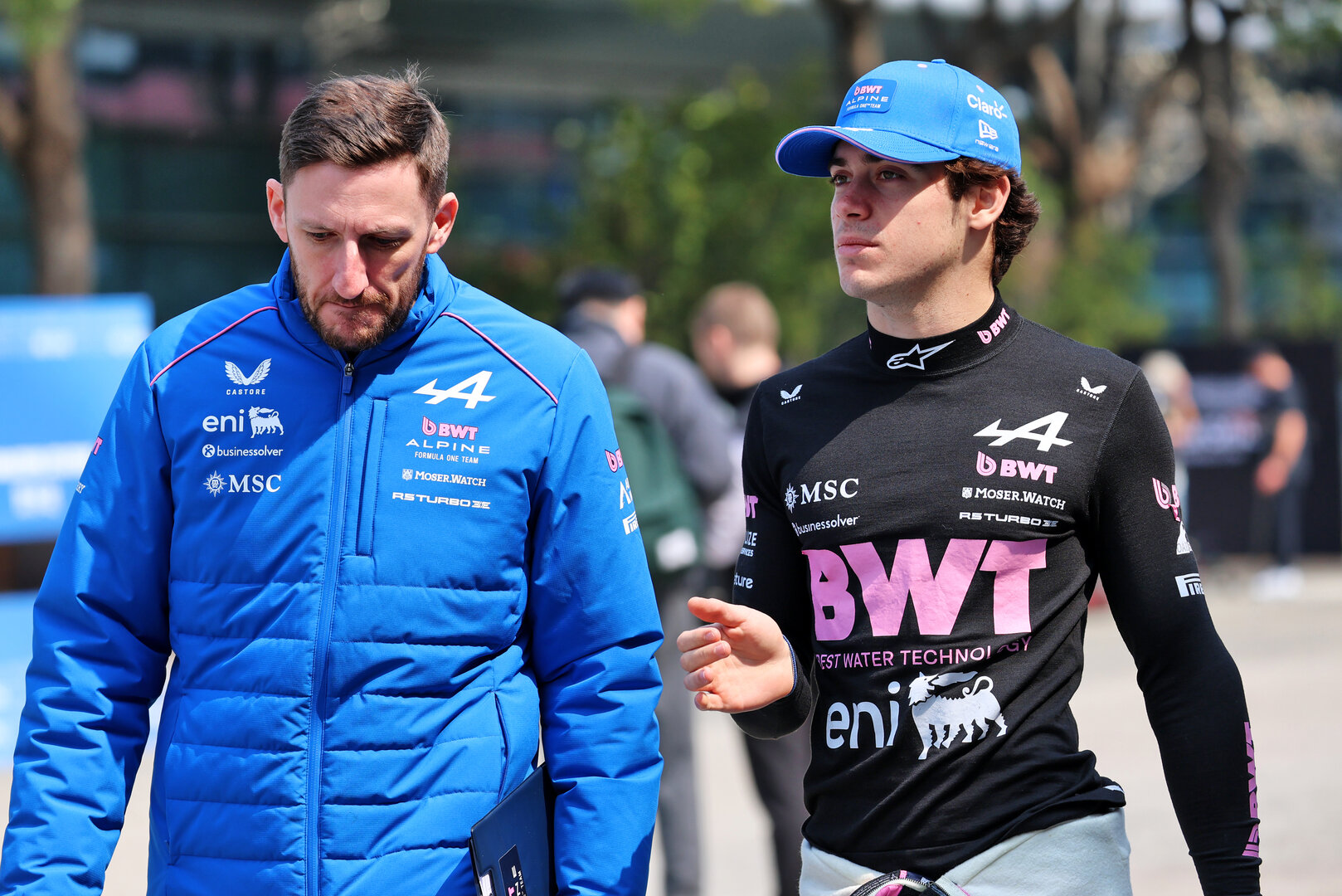 GP CINA, (L to R): Stuart Barlow (GBR) Alpine F1 Team Performance Engineer with Franco Colapinto (ARG) Alpine F1 Team.
12.03.2026. Formula 1 World Championship, Rd 2, Chinese Grand Prix, Shanghai, China, Preparation Day.
- www.xpbimages.com, EMail: requests@xpbimages.com © Copyright: Batchelor / XPB Images
