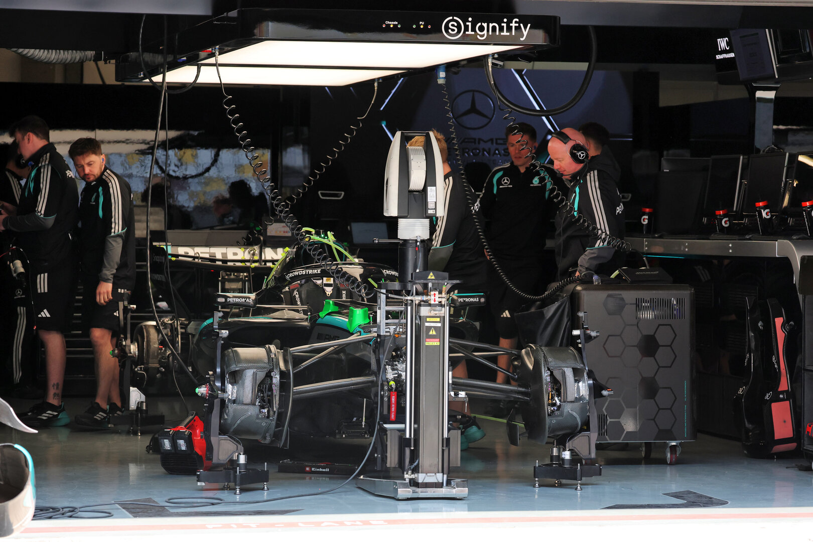 GP CINA, Mercedes AMG Formula One Team W17 being prepared in the pit garage.
12.03.2026. Formula 1 World Championship, Rd 2, Chinese Grand Prix, Shanghai, China, Preparation Day.
- www.xpbimages.com, EMail: requests@xpbimages.com © Copyright: Moy / XPB Images