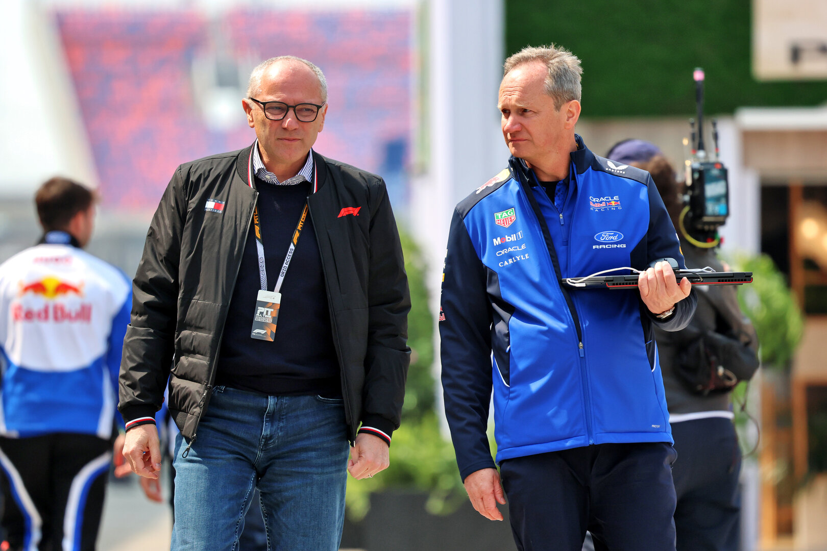 GP CINA, (L to R): Stefano Domenicali (ITA) Formula One President e CEO with Paul Monaghan (GBR) Red Bull Racing Chief Engineer.
12.03.2026. Formula 1 World Championship, Rd 2, Chinese Grand Prix, Shanghai, China, Preparation Day.
- www.xpbimages.com, EMail: requests@xpbimages.com © Copyright: Batchelor / XPB Images