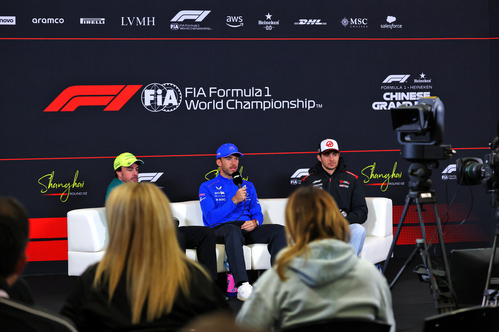 GP CINA, (L to R): Fernando Alonso (ESP) Aston Martin F1 Team; Pierre Gasly (FRA) Alpine F1 Team; e Esteban Ocon (FRA) Haas F1 Team, in the FIA Press Conference.
12.03.2026. Formula 1 World Championship, Rd 2, Chinese Grand Prix, Shanghai, China, Preparation Day.
- www.xpbimages.com, EMail: requests@xpbimages.com © Copyright: Bearne / XPB Images