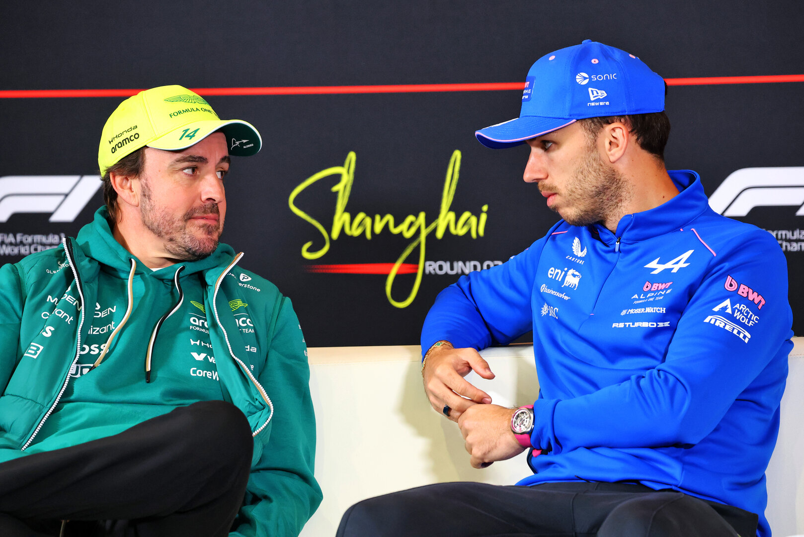 GP CINA, (L to R): Fernando Alonso (ESP) Aston Martin F1 Team e Pierre Gasly (FRA) Alpine F1 Team in the FIA Press Conference.
12.03.2026. Formula 1 World Championship, Rd 2, Chinese Grand Prix, Shanghai, China, Preparation Day.
- www.xpbimages.com, EMail: requests@xpbimages.com © Copyright: Bearne / XPB Images