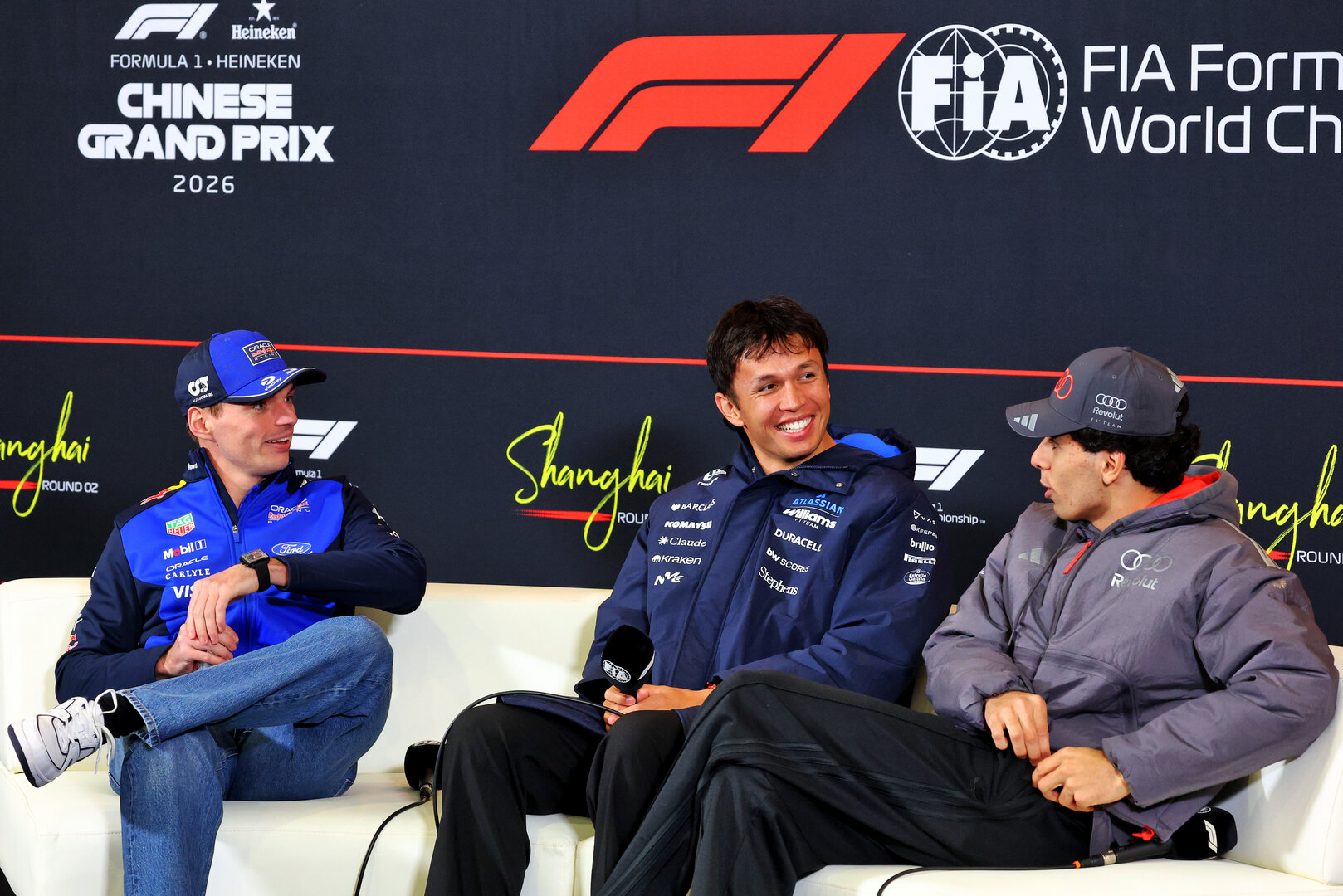 GP CINA, (L to R): Max Verstappen (NLD) Red Bull Racing; Alexander Albon (THA) Williams F1 Team; e Gabriel Bortoleto (BRA) Audi F1 Team, in the FIA Press Conference.
12.03.2026. Formula 1 World Championship, Rd 2, Chinese Grand Prix, Shanghai, China, Preparation Day.
- www.xpbimages.com, EMail: requests@xpbimages.com © Copyright: Bearne / XPB Images