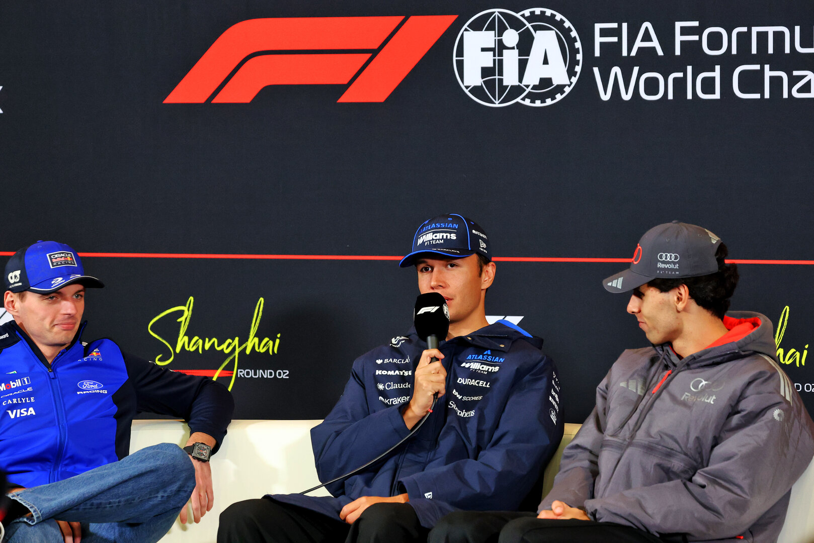 GP CINA, (L to R): Max Verstappen (NLD) Red Bull Racing; Alexander Albon (THA) Williams F1 Team; e Gabriel Bortoleto (BRA) Audi F1 Team, in the FIA Press Conference.
12.03.2026. Formula 1 World Championship, Rd 2, Chinese Grand Prix, Shanghai, China, Preparation Day.
- www.xpbimages.com, EMail: requests@xpbimages.com © Copyright: Bearne / XPB Images