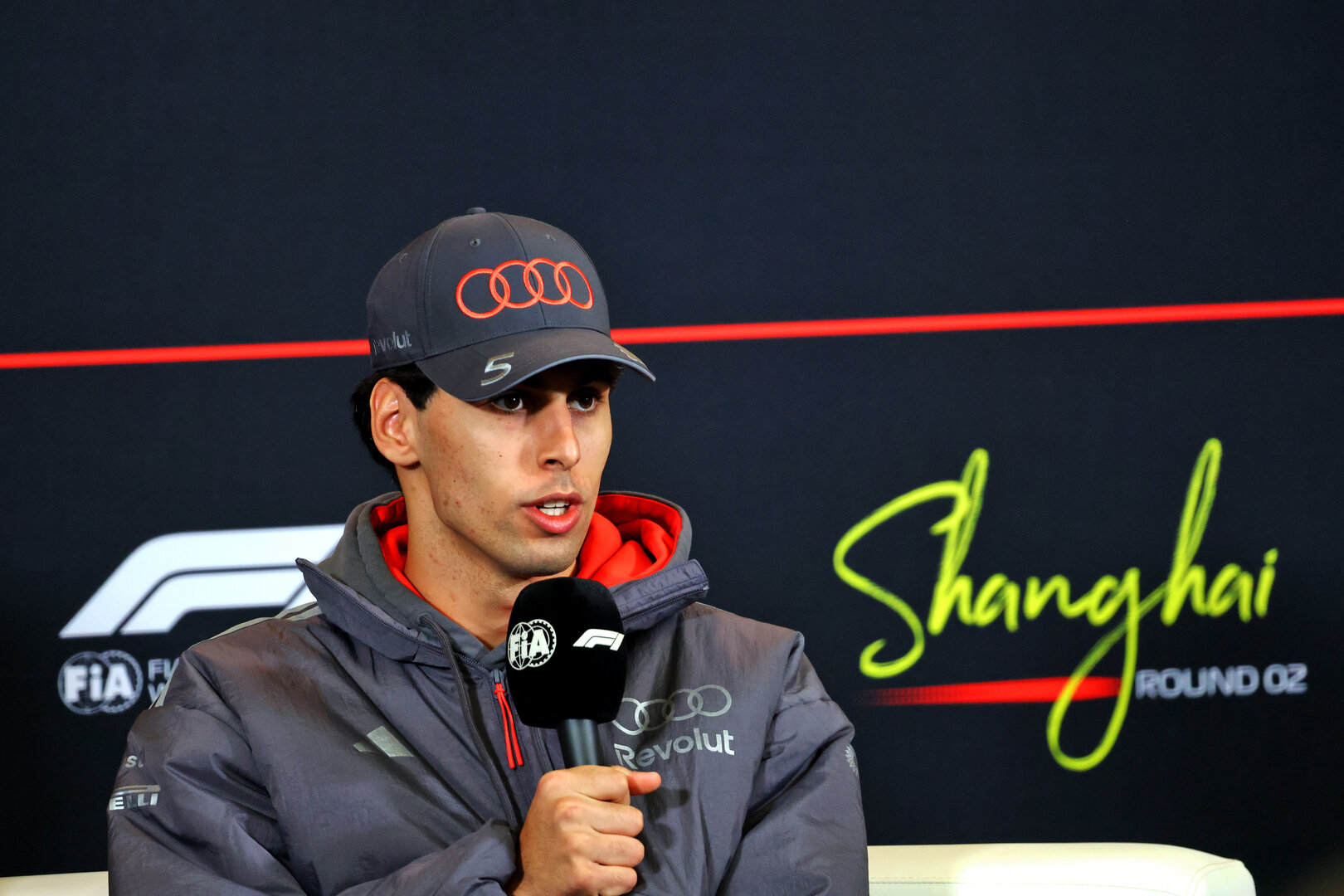 GP CINA, Gabriel Bortoleto (BRA) Audi F1 Team in the FIA Press Conference.
12.03.2026. Formula 1 World Championship, Rd 2, Chinese Grand Prix, Shanghai, China, Preparation Day.
- www.xpbimages.com, EMail: requests@xpbimages.com © Copyright: Bearne / XPB Images