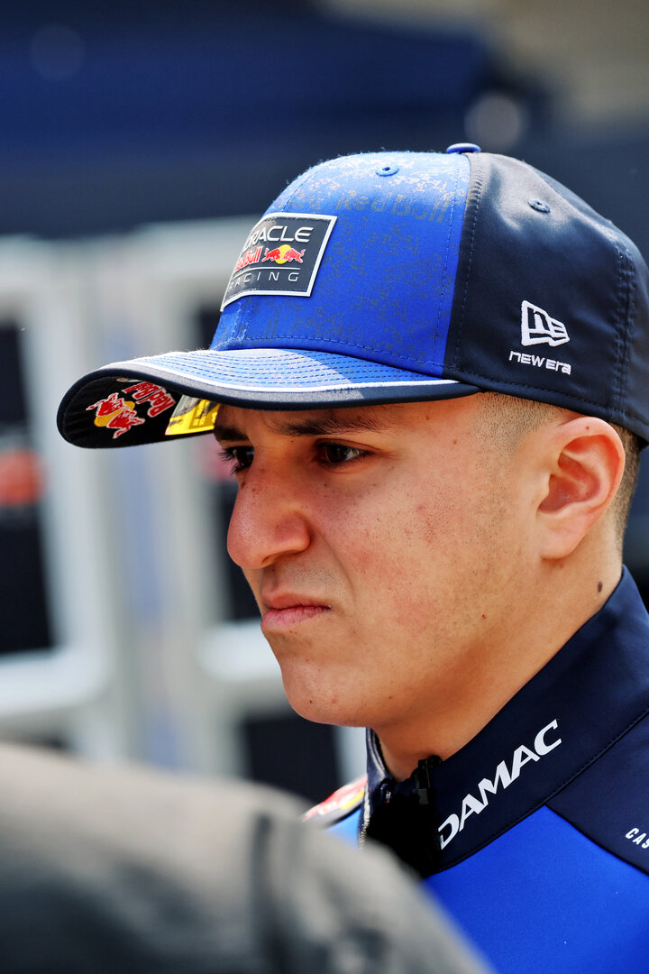 GP CINA, Isack Hadjar (FRA) Red Bull Racing.
12.03.2026. Formula 1 World Championship, Rd 2, Chinese Grand Prix, Shanghai, China, Preparation Day.
- www.xpbimages.com, EMail: requests@xpbimages.com © Copyright: Moy / XPB Images