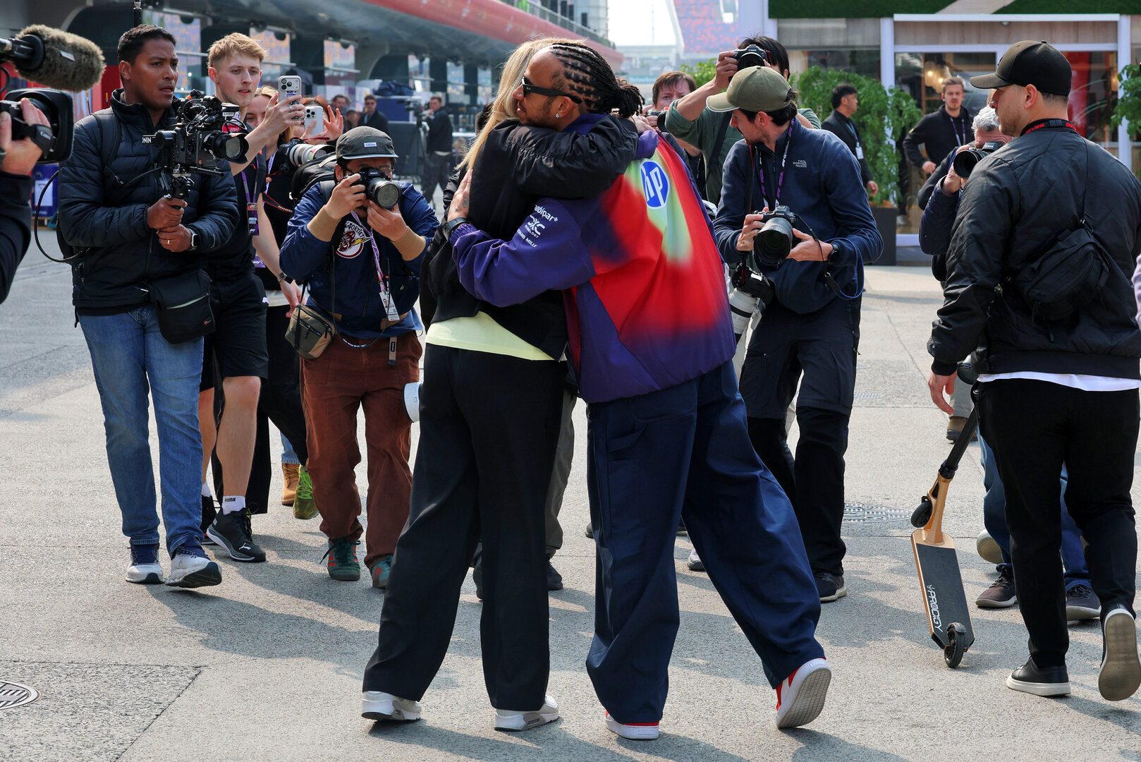 GP CINA, (L to R): Rachel Brookes (GBR) Sky Sports F1 Reporter with Lewis Hamilton (GBR) Ferrari.
12.03.2026. Formula 1 World Championship, Rd 2, Chinese Grand Prix, Shanghai, China, Preparation Day.
- www.xpbimages.com, EMail: requests@xpbimages.com © Copyright: Moy / XPB Images