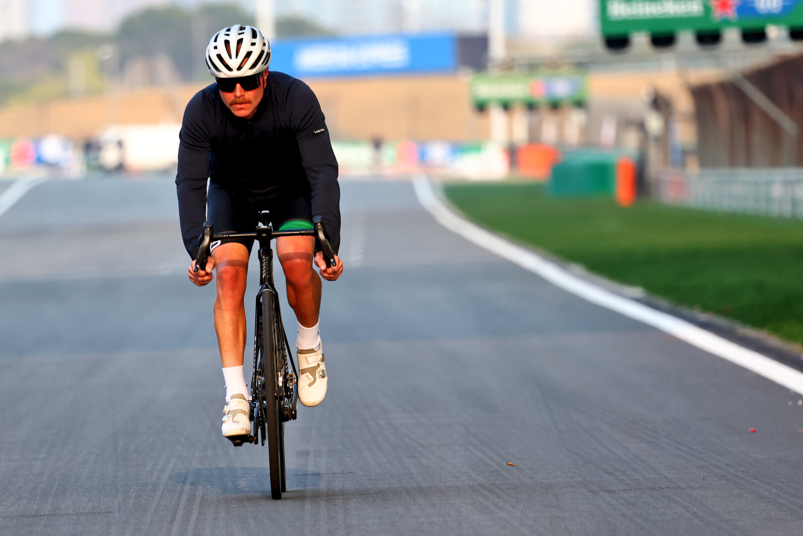 GP CINA, Valtteri Bottas (FIN) Cadillac Formula 1 Team rides the circuit.
12.03.2026. Formula 1 World Championship, Rd 2, Chinese Grand Prix, Shanghai, China, Preparation Day.
- www.xpbimages.com, EMail: requests@xpbimages.com © Copyright: Bearne / XPB Images