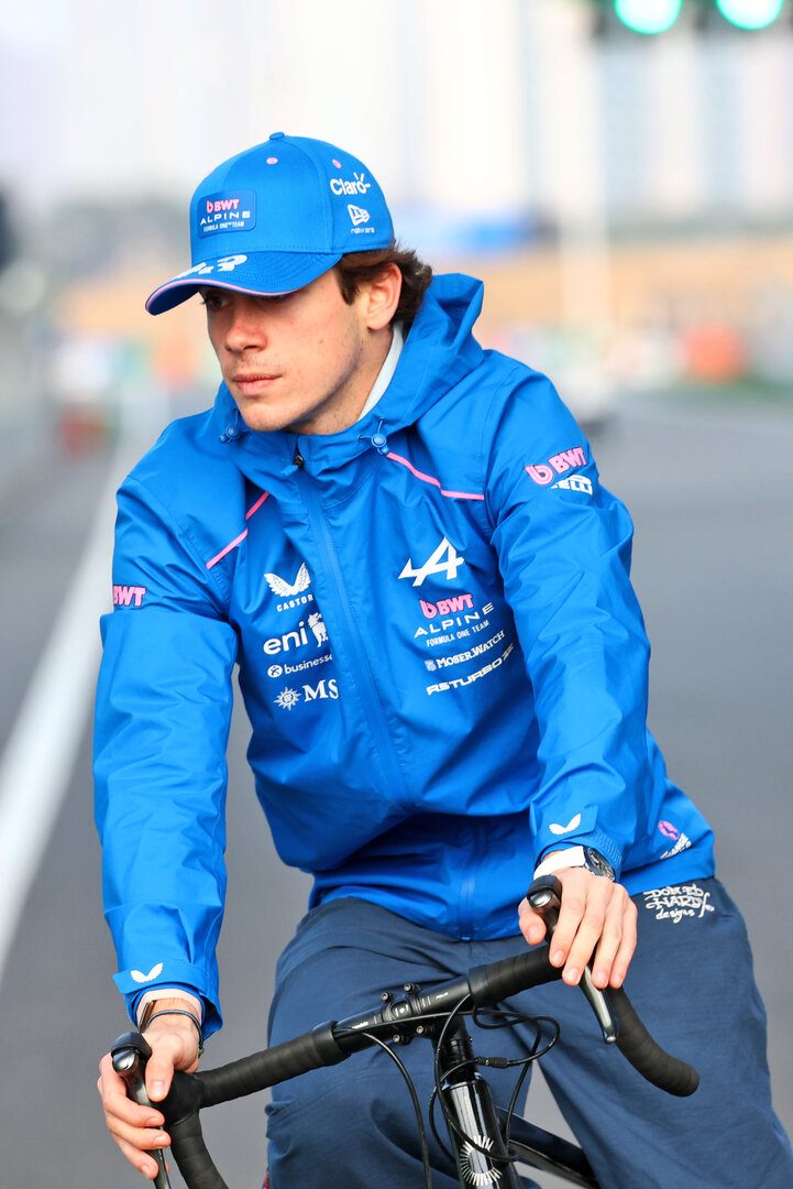 GP CINA, Franco Colapinto (ARG) Alpine F1 Team rides the circuit.
12.03.2026. Formula 1 World Championship, Rd 2, Chinese Grand Prix, Shanghai, China, Preparation Day.
- www.xpbimages.com, EMail: requests@xpbimages.com © Copyright: Bearne / XPB Images