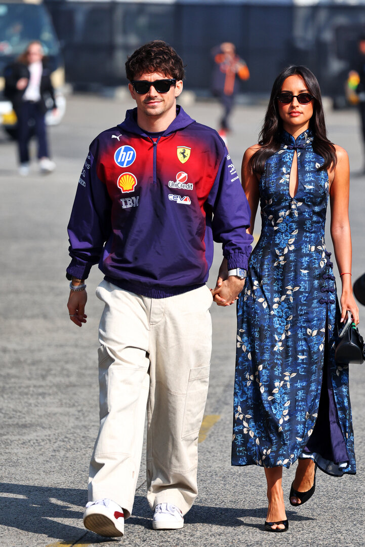 GP CINA, (L to R): Charles Leclerc (MON) Ferrari with sua moglie Alexandra Leclerc (ITA).
13.03.2026. Formula 1 World Championship, Rd 2, Chinese Grand Prix, Shanghai, China, Sprint Qualifiche Day.
- www.xpbimages.com, EMail: requests@xpbimages.com © Copyright: Patching / XPB Images