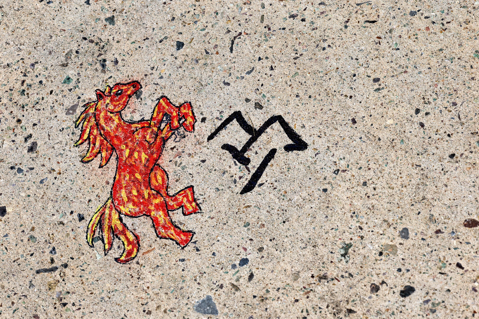 GP CINA, Circuit Atmosfera - Ferrari prancing horse on the pit floor.
13.03.2026. Formula 1 World Championship, Rd 2, Chinese Grand Prix, Shanghai, China, Sprint Qualifiche Day.
- www.xpbimages.com, EMail: requests@xpbimages.com © Copyright: Batchelor / XPB Images