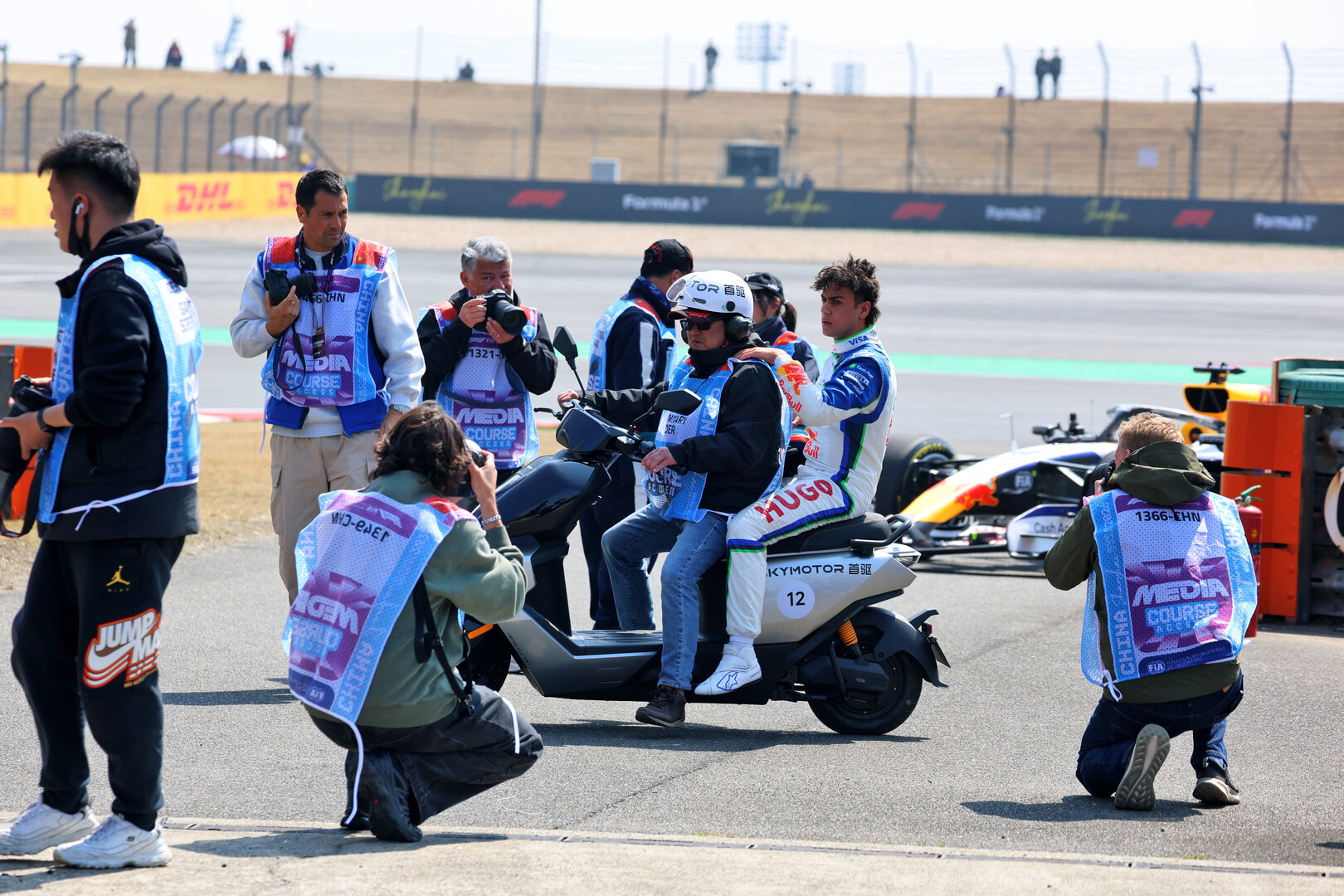 GP CINA, Arvid Lindblad (GBR) Racing Bulls Formula One Team stopped in the first practice session.
13.03.2026. Formula 1 World Championship, Rd 2, Chinese Grand Prix, Shanghai, China, Sprint Qualifiche Day.
- www.xpbimages.com, EMail: requests@xpbimages.com © Copyright: Moy / XPB Images