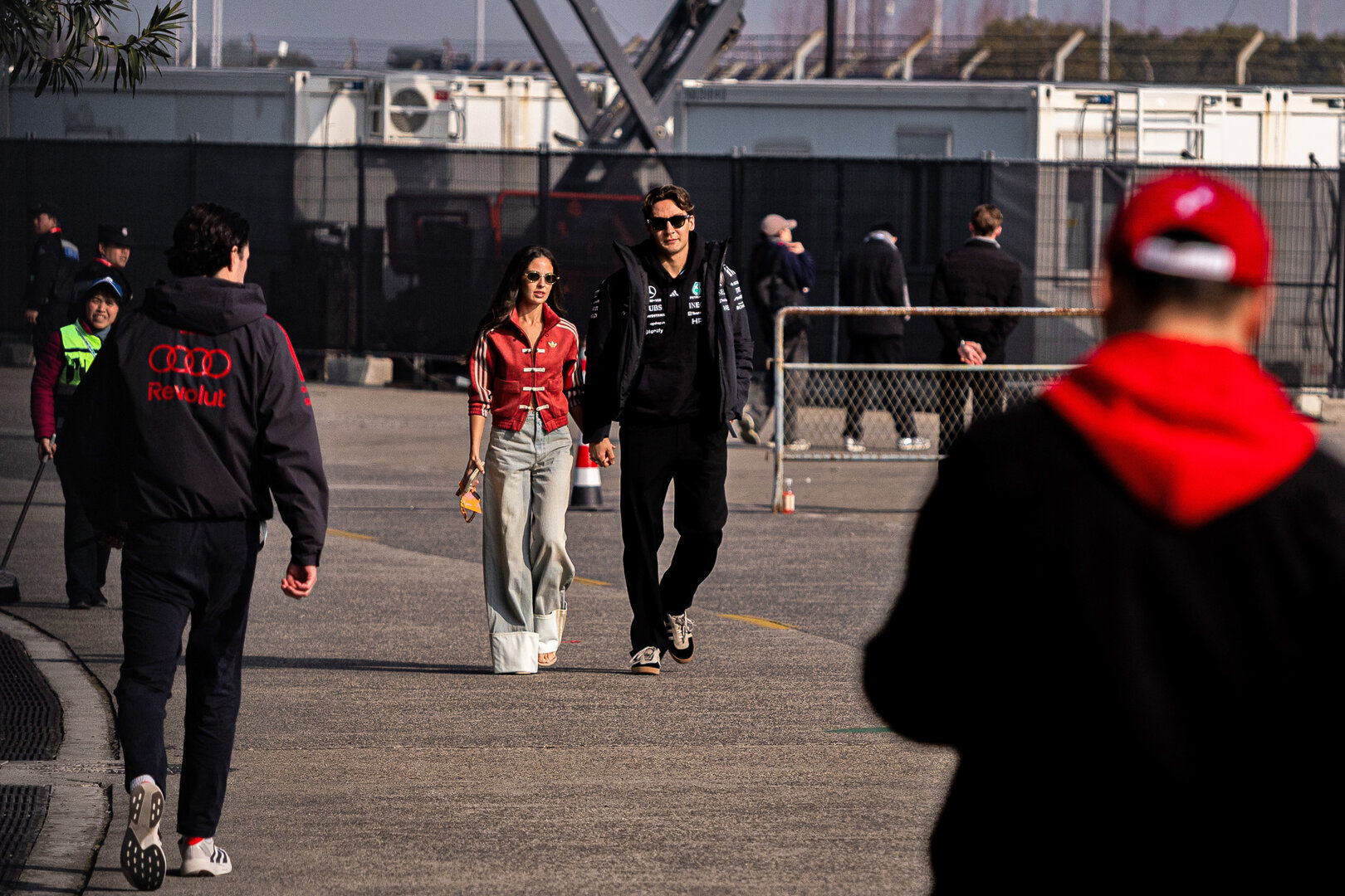 GP CINA, (L to R): Carmen Montero Mundt with her boyfriend George Russell (GBR) Mercedes AMG Formula One Team.
13.03.2026. Formula 1 World Championship, Rd 2, Chinese Grand Prix, Shanghai, China, Sprint Qualifiche Day.
- www.xpbimages.com, EMail: requests@xpbimages.com © Copyright: Denny / XPB Images