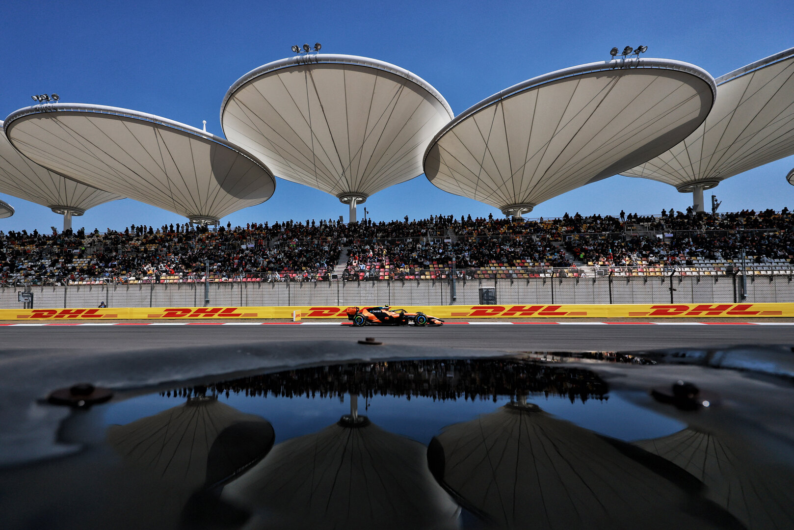 GP CINA, Lando Norris (GBR) McLaren F1 Team MCL40.
13.03.2026. Formula 1 World Championship, Rd 2, Chinese Grand Prix, Shanghai, China, Sprint Qualifiche Day.
- www.xpbimages.com, EMail: requests@xpbimages.com © Copyright: Moy / XPB Images