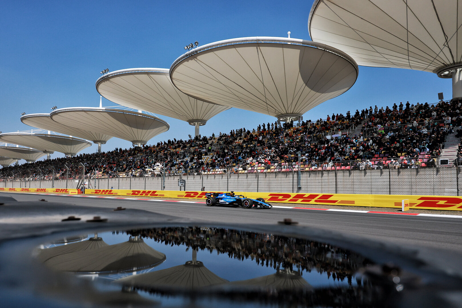 GP CINA, Alexander Albon (THA) Williams F1 Team FW48.
13.03.2026. Formula 1 World Championship, Rd 2, Chinese Grand Prix, Shanghai, China, Sprint Qualifiche Day.
- www.xpbimages.com, EMail: requests@xpbimages.com © Copyright: Moy / XPB Images