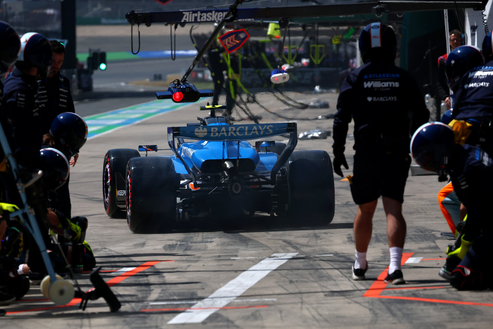 GP CINA, Carlos Sainz (ESP) Williams F1 Team FW48 leaves the pits.
13.03.2026. Formula 1 World Championship, Rd 2, Chinese Grand Prix, Shanghai, China, Sprint Qualifiche Day.
- www.xpbimages.com, EMail: requests@xpbimages.com © Copyright: Bearne / XPB Images